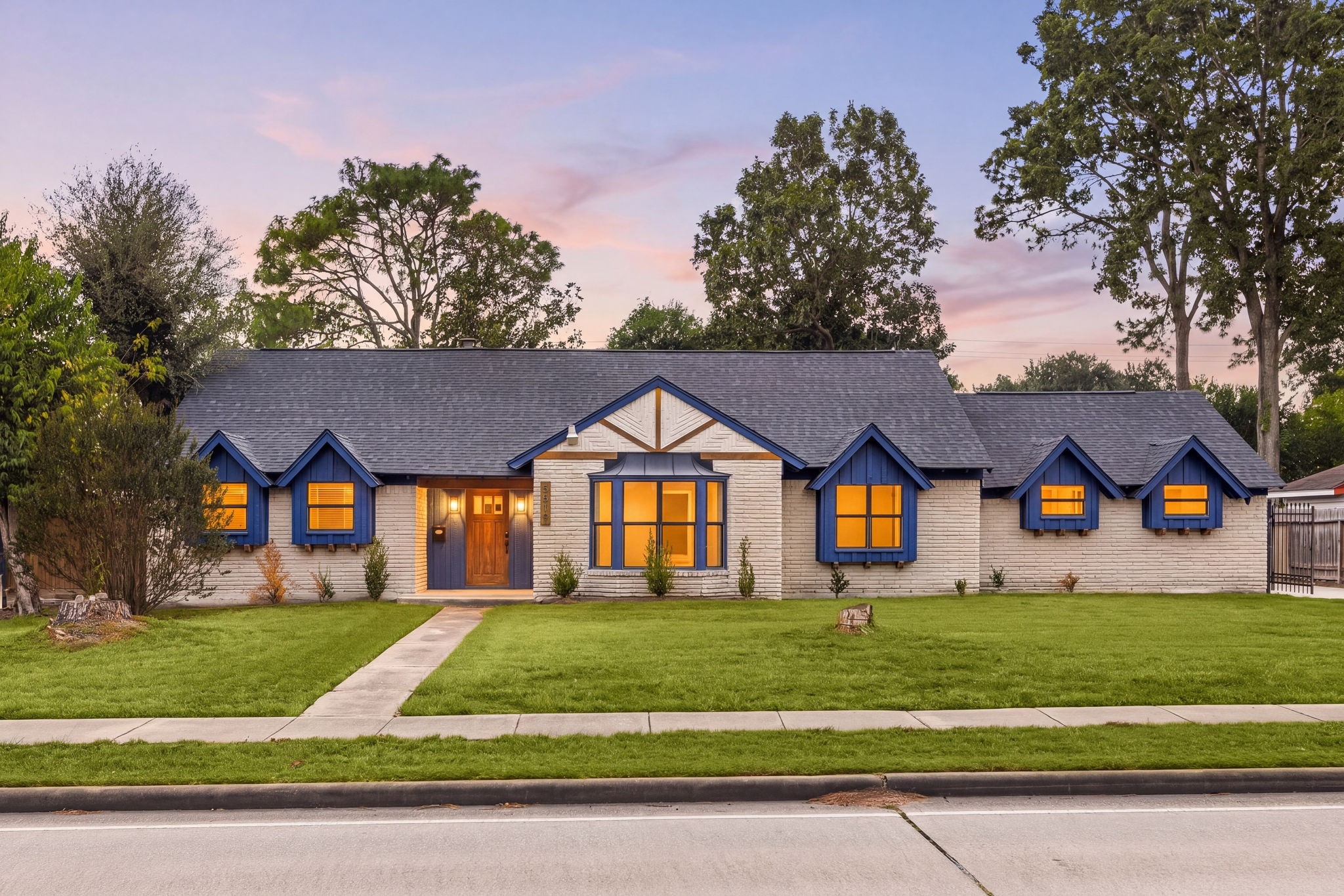 5519 W Bellfort Avenue, Houston, TX 77035