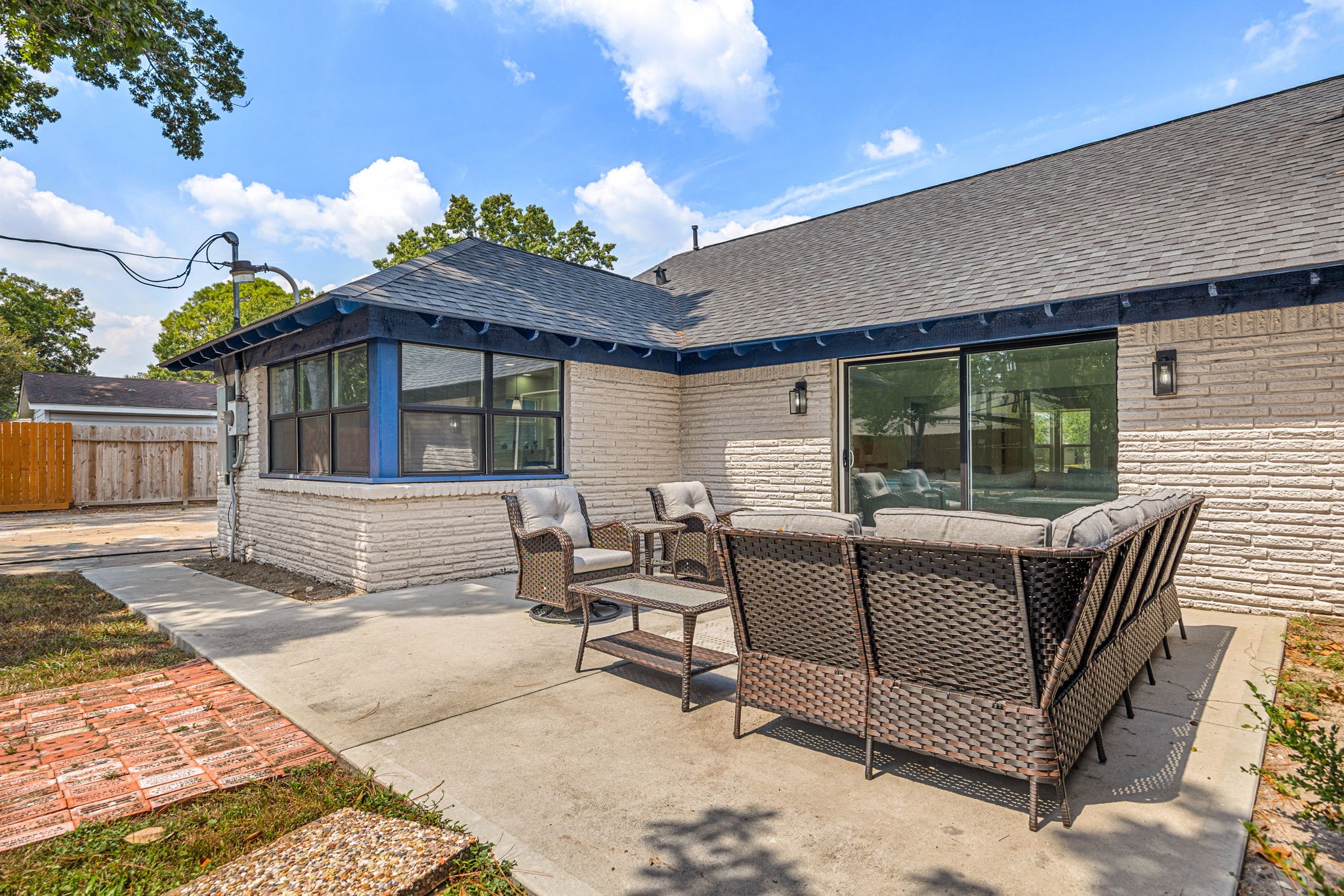 5519 W Bellfort Avenue, Houston, TX 77035