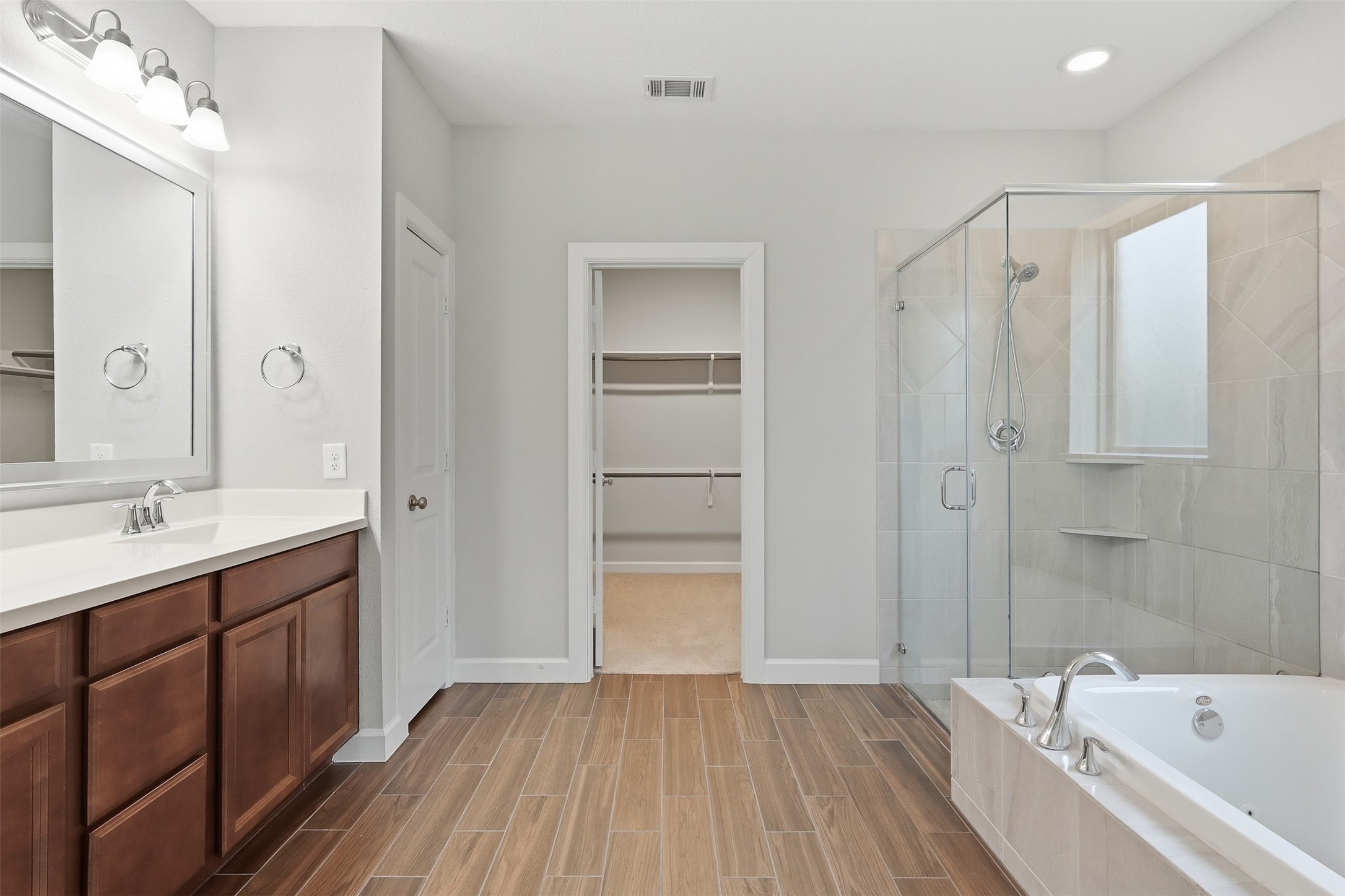 Primary En-Suite Bathroom & Closet