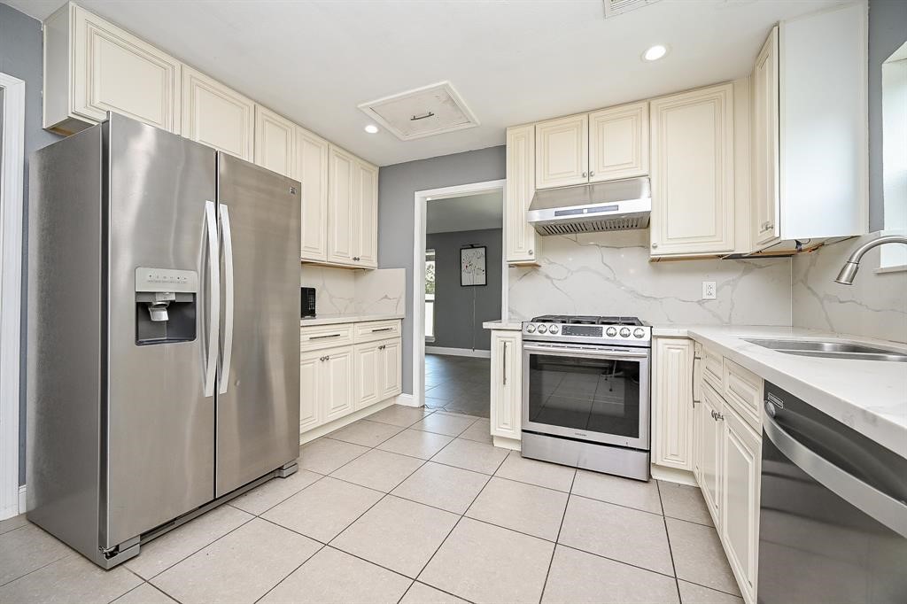 2027 Fernspray Lane, Houston, TX 77084