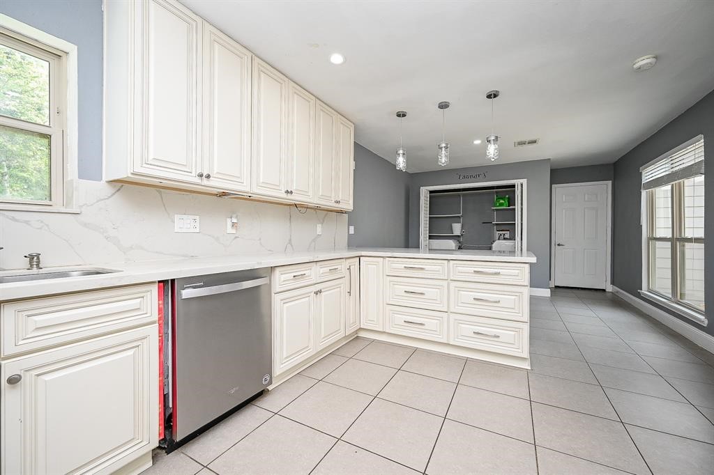 2027 Fernspray Lane, Houston, TX 77084