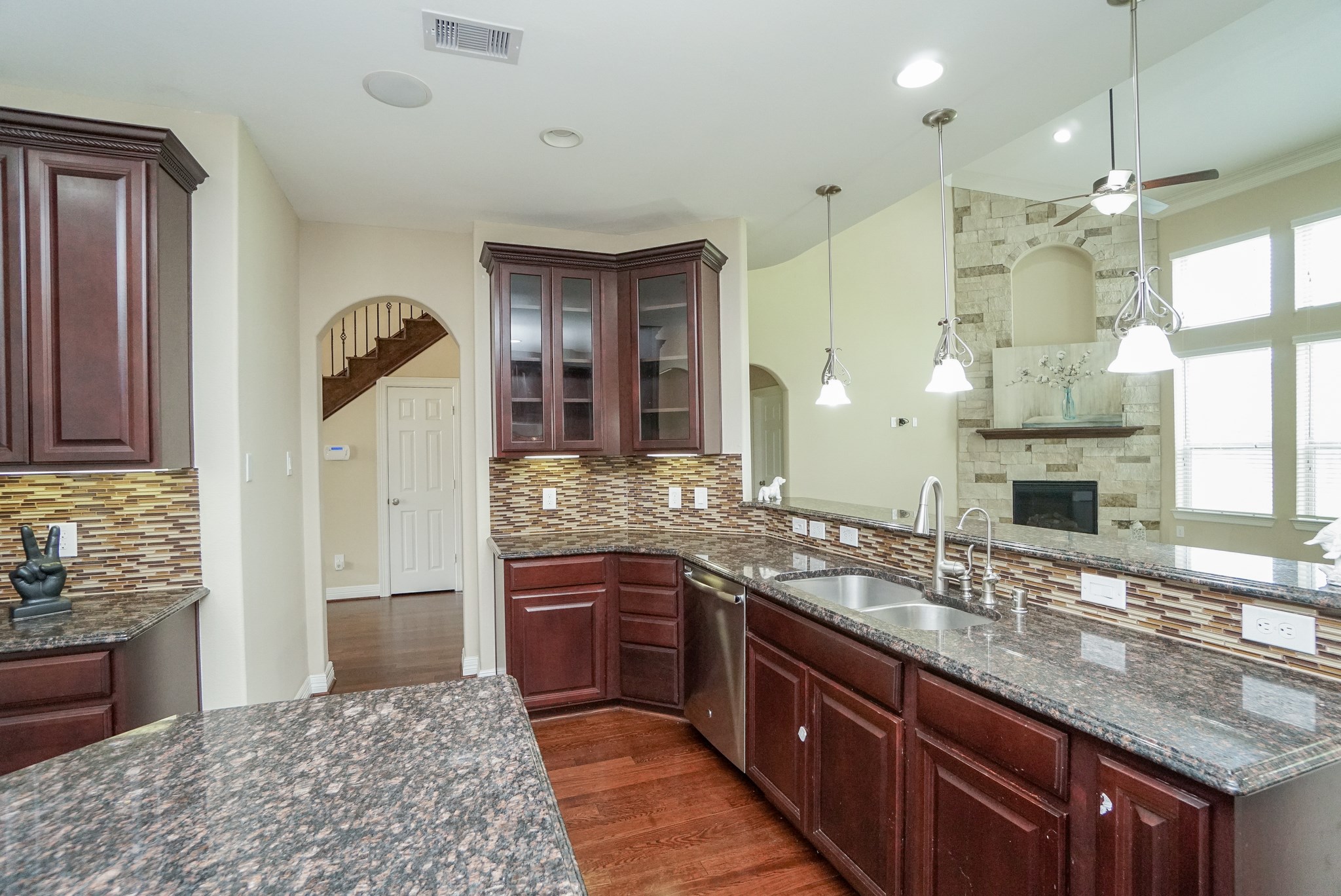 The cooking is easy in this fabulous set up!!
