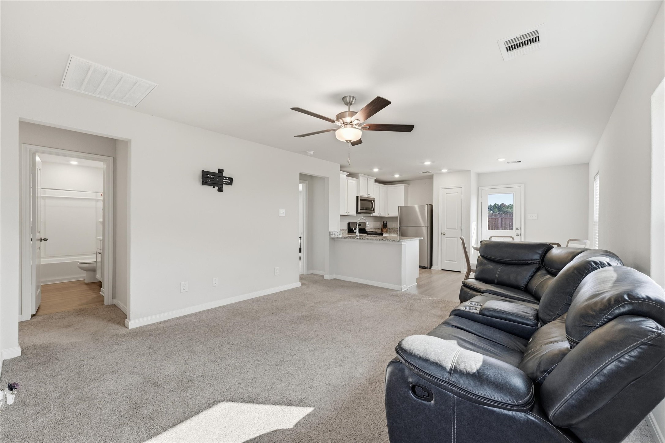 16382 Sweet Grove Drive, Conroe, TX 77303 16382 Sweet Grove Drive, Conroe, TX 77303