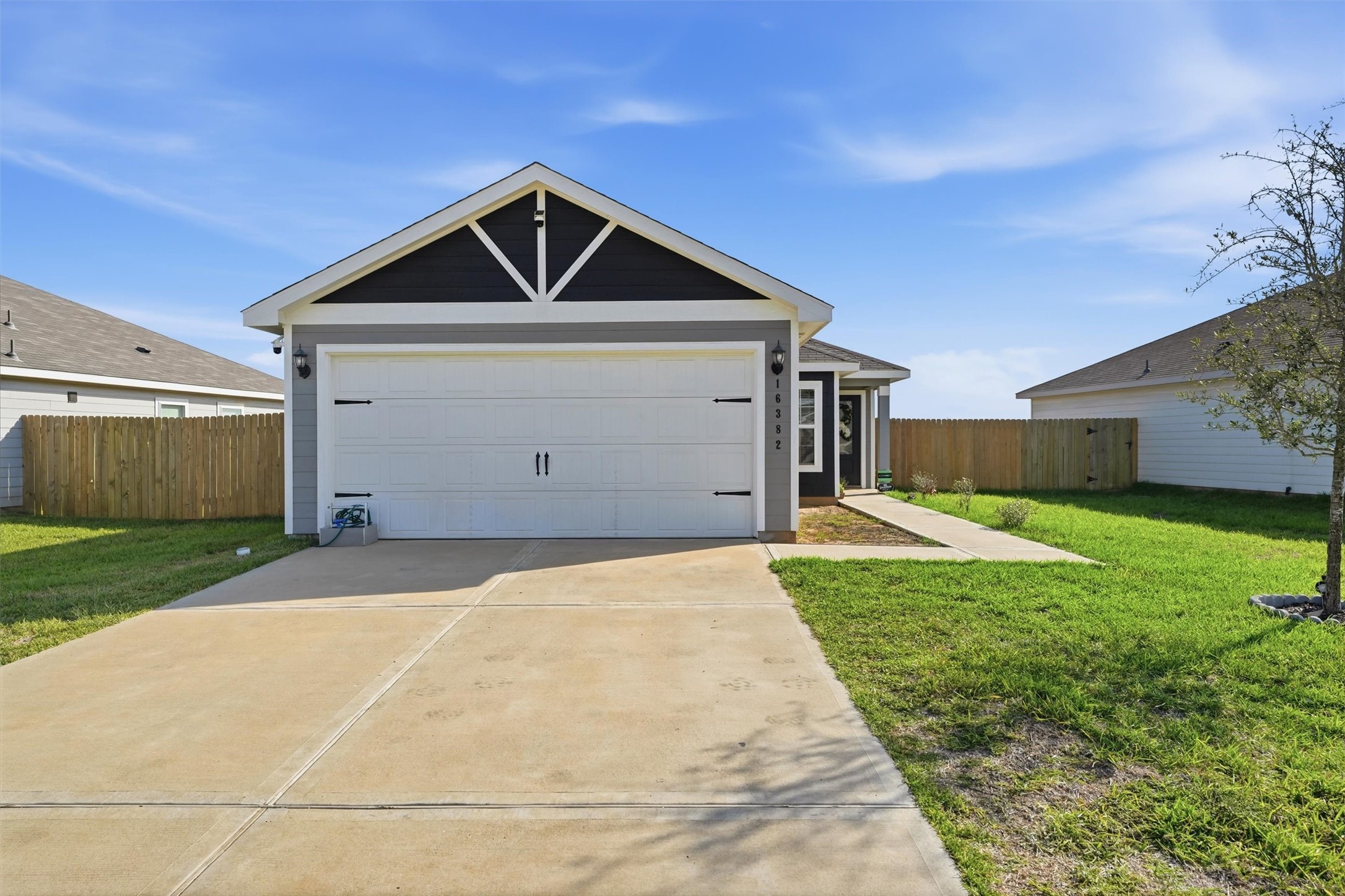 16382 Sweet Grove Drive, Conroe, TX 77303