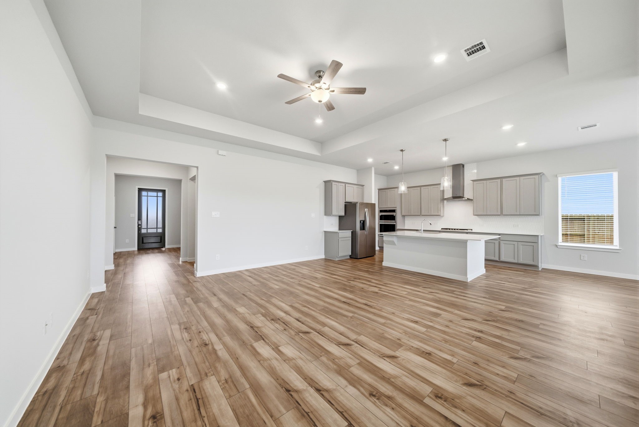 101 Lake Woodshore Court, Clute, TX 77531