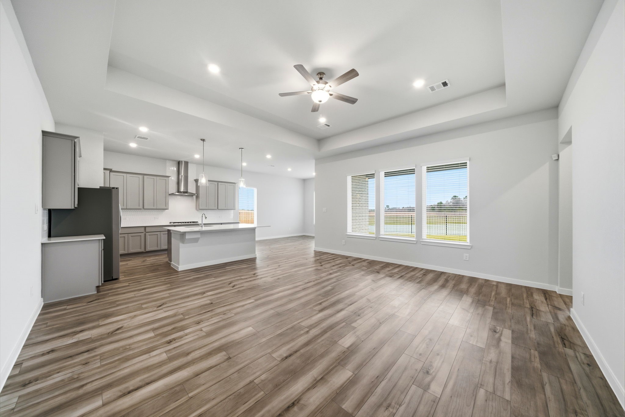 101 Lake Woodshore Court, Clute, TX 77531