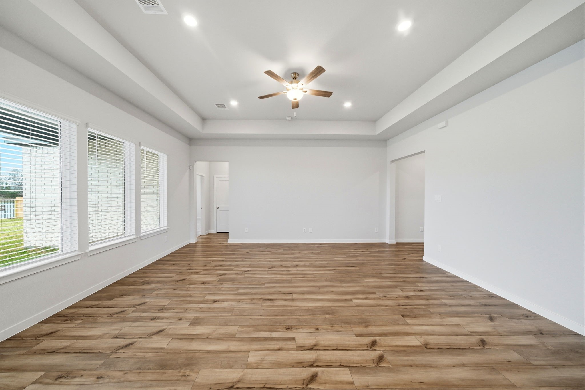 101 Lake Woodshore Court, Clute, TX 77531