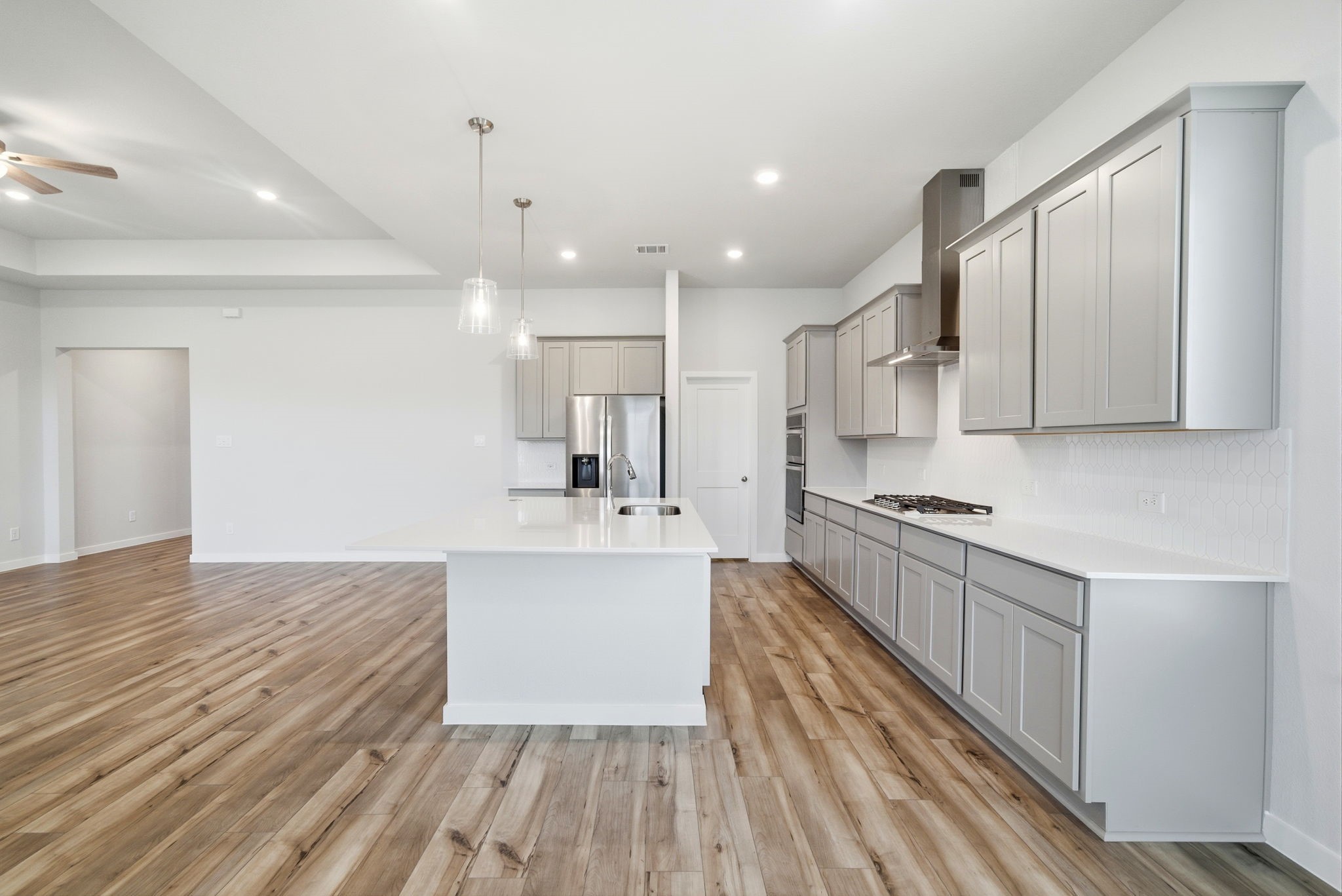 101 Lake Woodshore Court, Clute, TX 77531