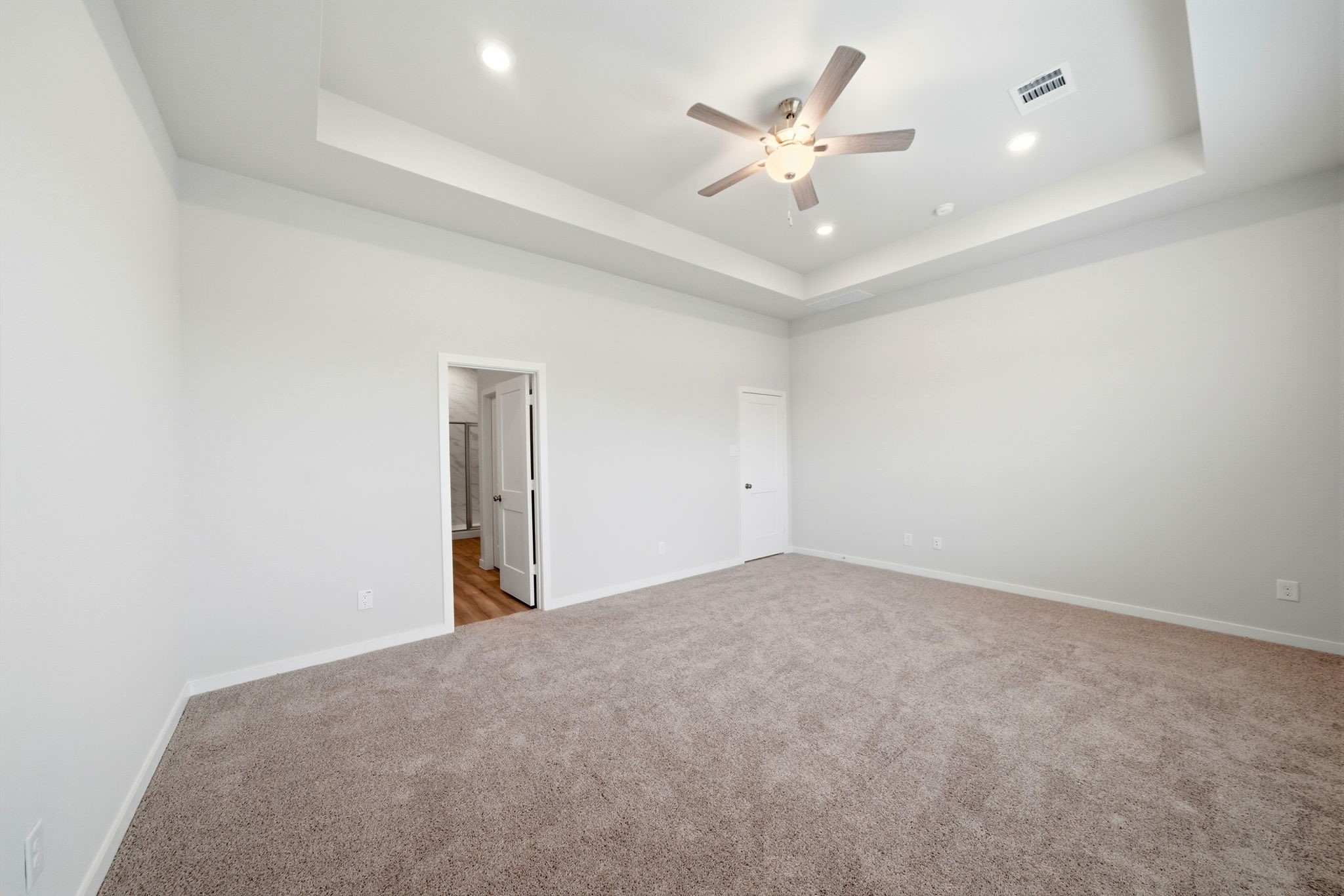101 Lake Woodshore Court, Clute, TX 77531