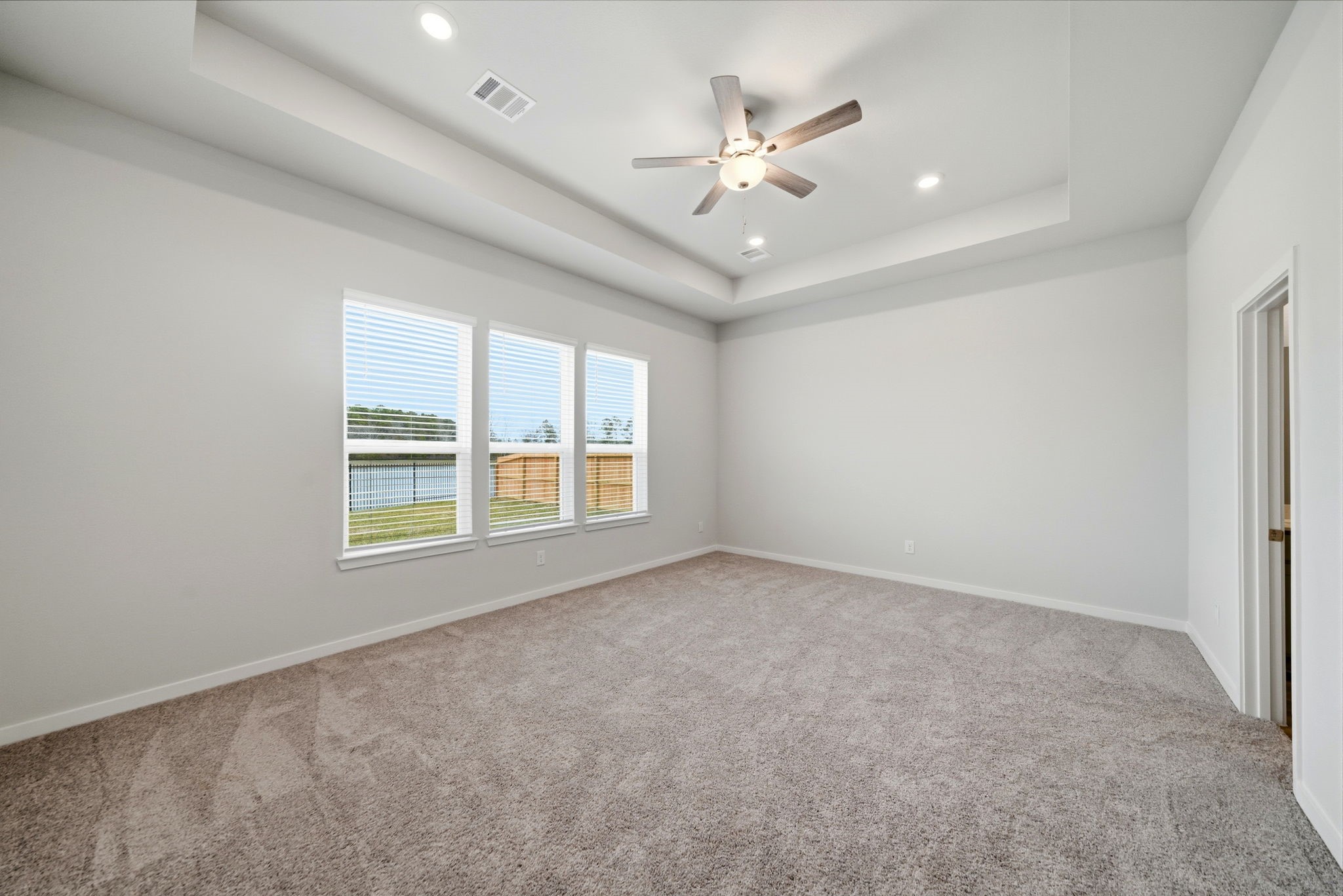 101 Lake Woodshore Court, Clute, TX 77531