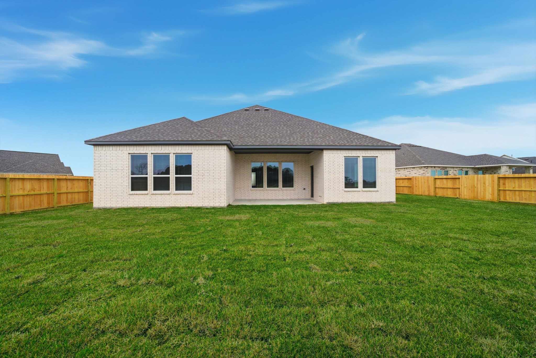 101 Lake Woodshore Court, Clute, TX 77531
