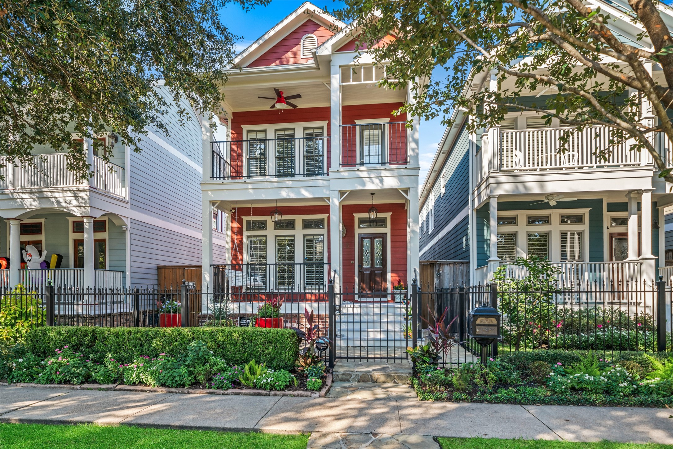 Discover the Heights Hike & Bike Trail nearby, connecting you to the neighborhood's active lifestyle.