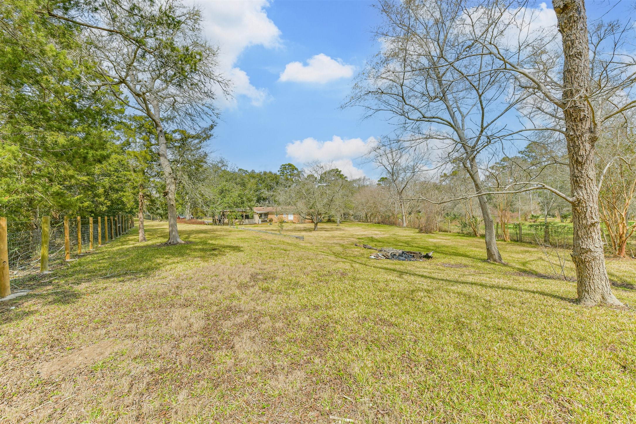 9101 Lazy Lane, Hitchcock, TX 77563