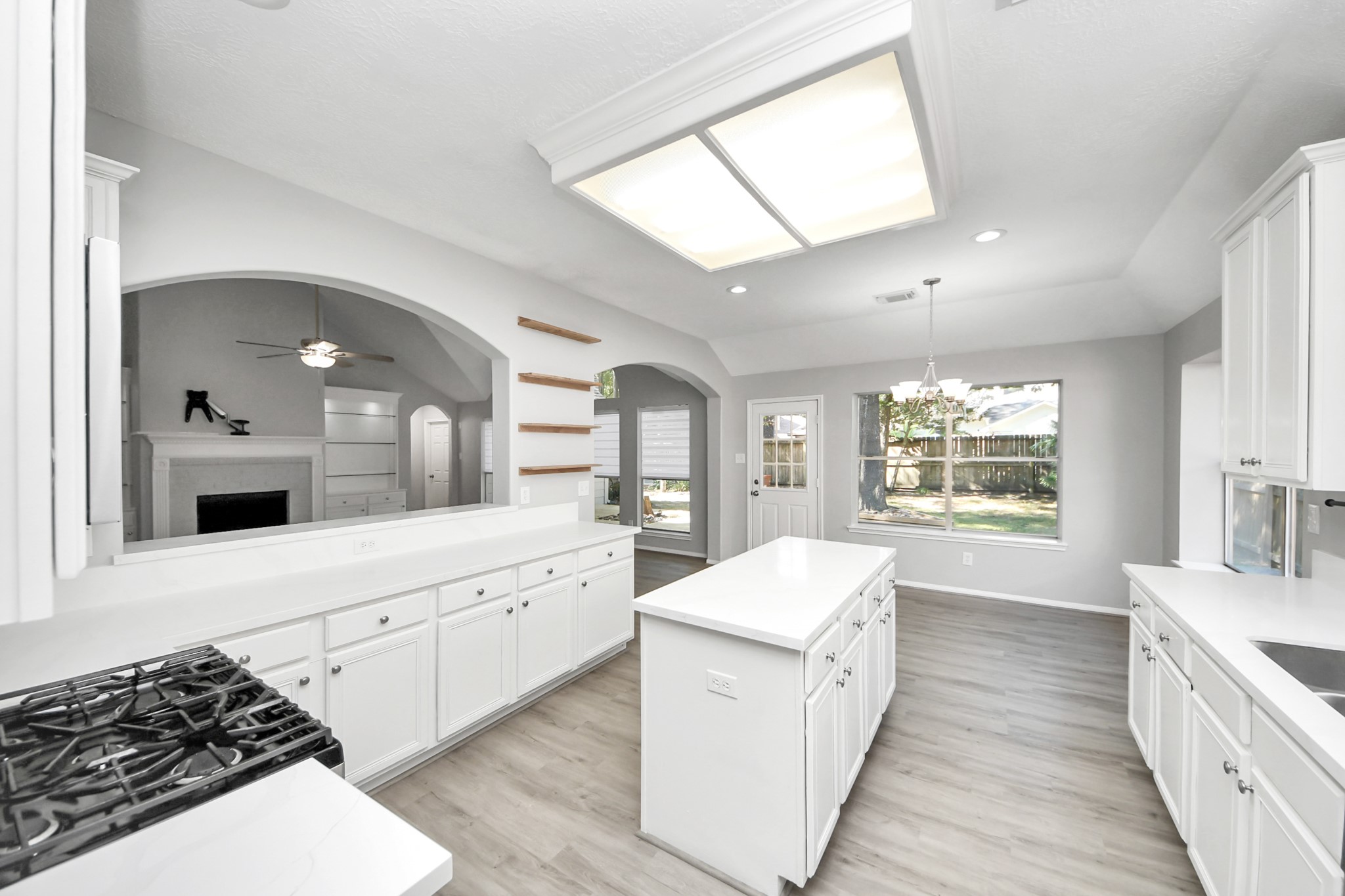 2127 Grovewood Park, Conroe, TX 77385