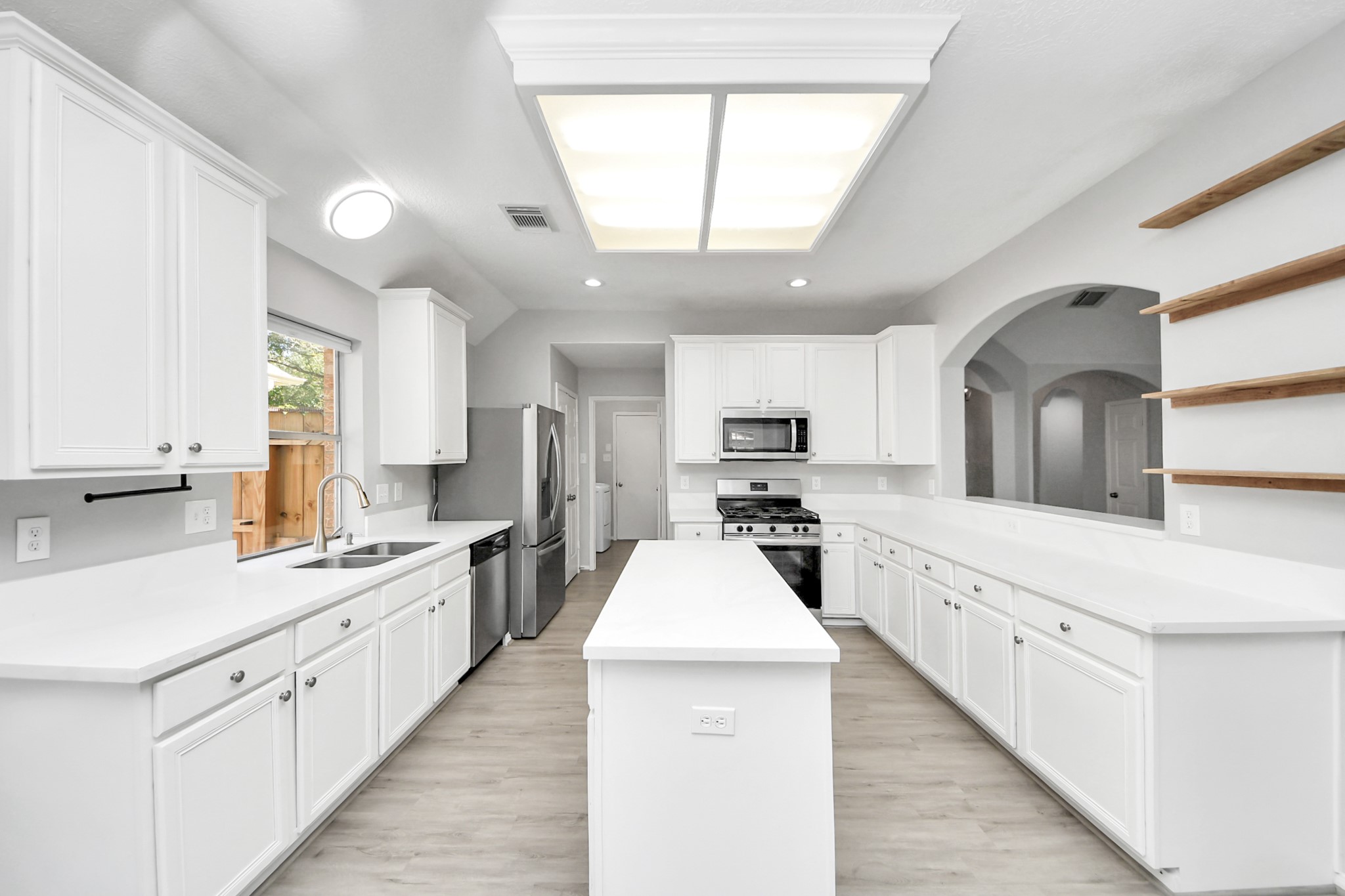 2127 Grovewood Park, Conroe, TX 77385