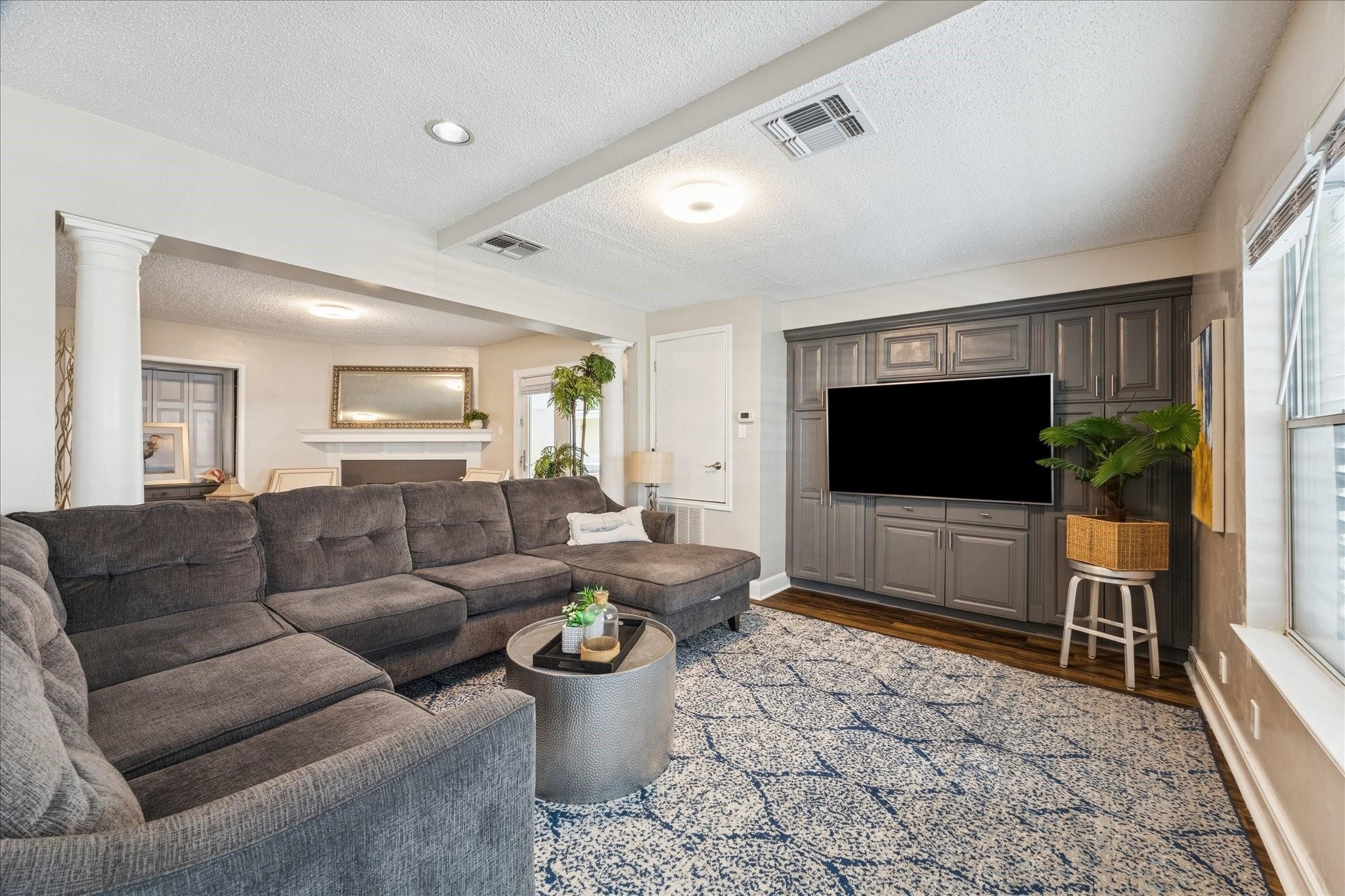Living large area for entertainig