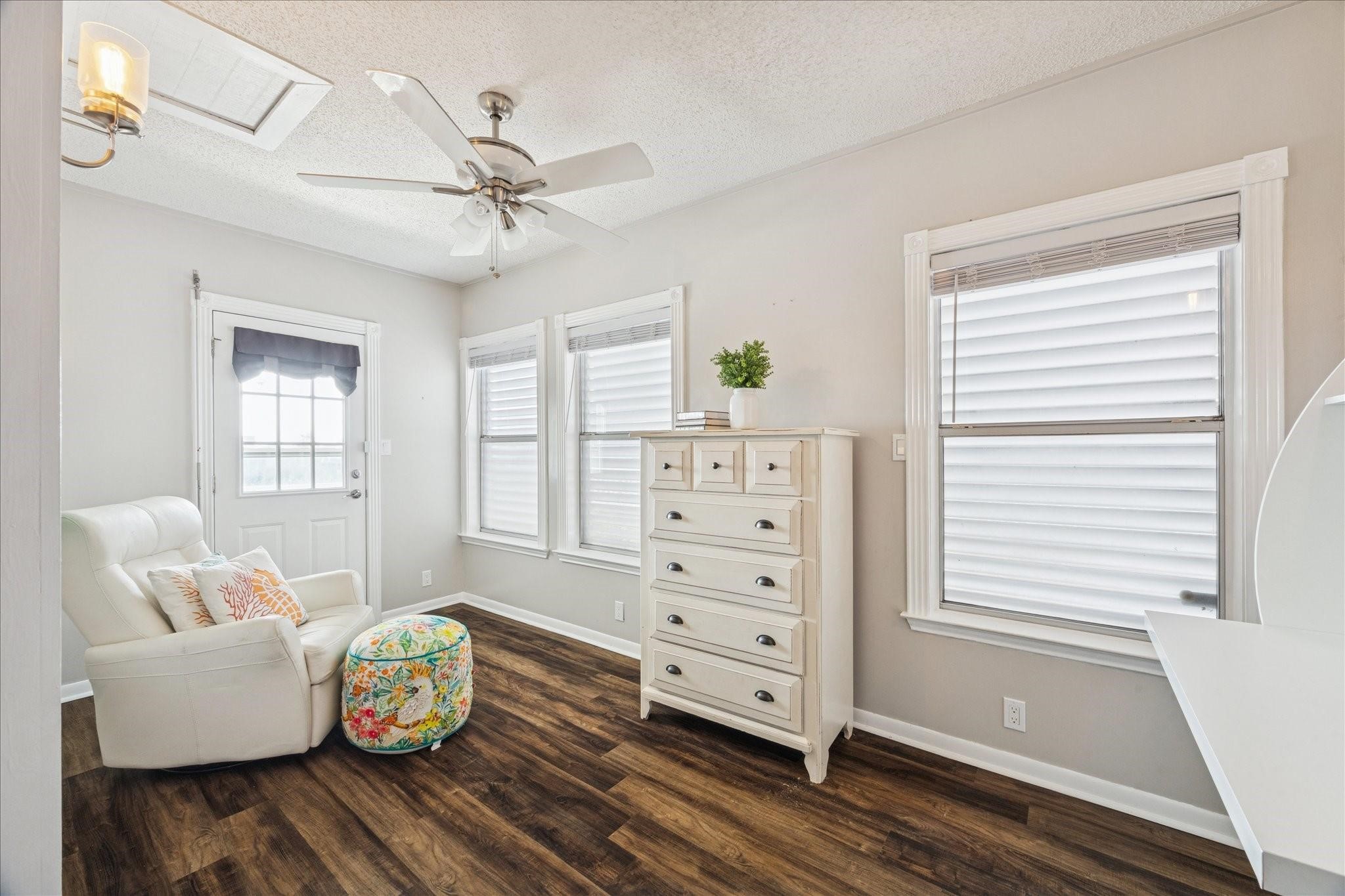 Extra room off of bedroom 2