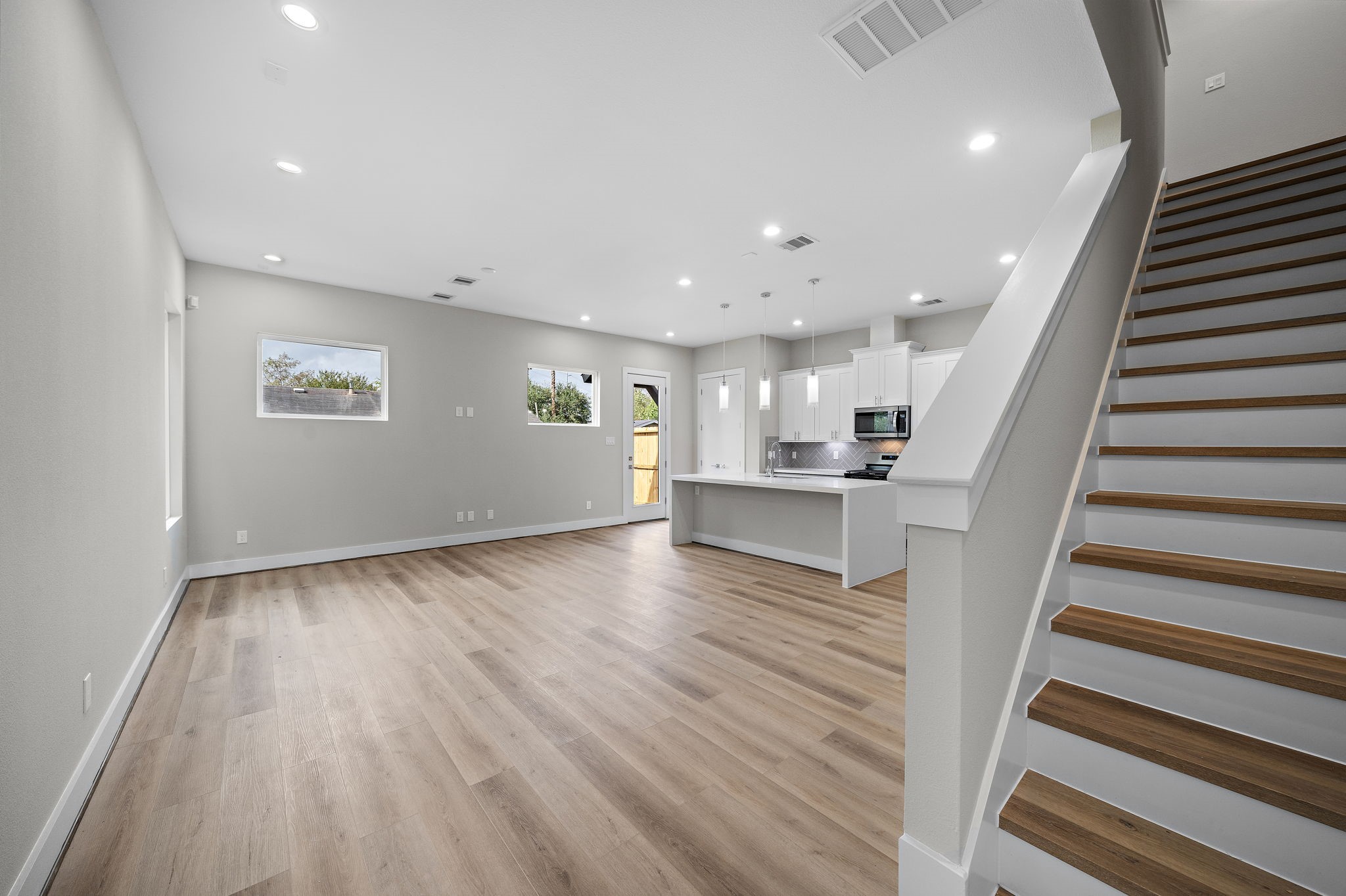 8120 Esther Acres Lane, Houston, TX 77088