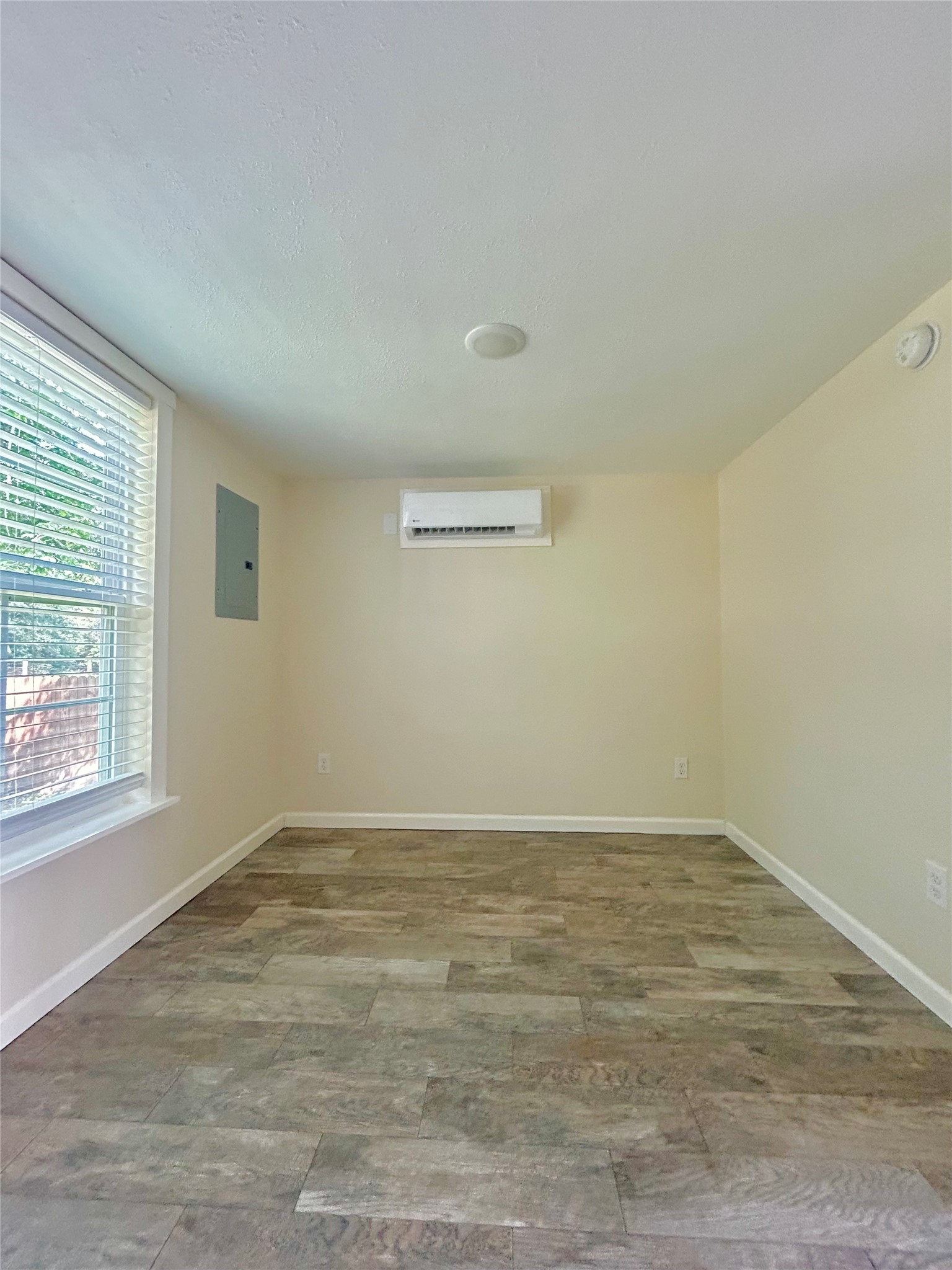 3008 Calhoun Street, Bacliff, TX 77518