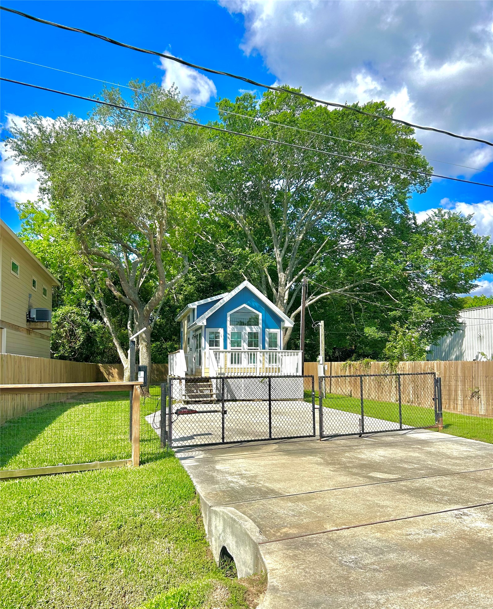 3008 Calhoun Street, Bacliff, TX 77518