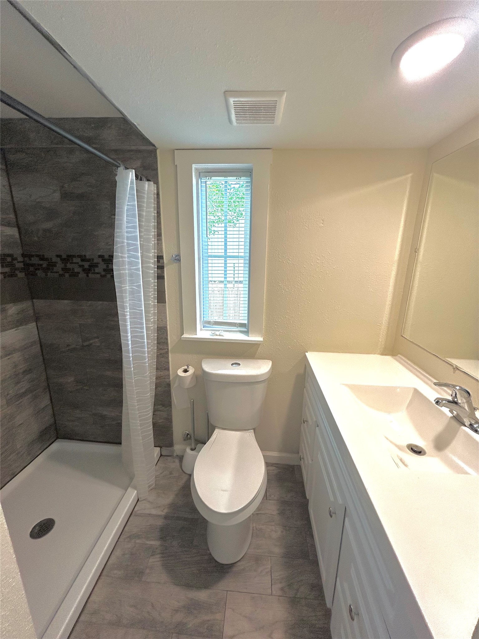 3008 Calhoun Street, Bacliff, TX 77518