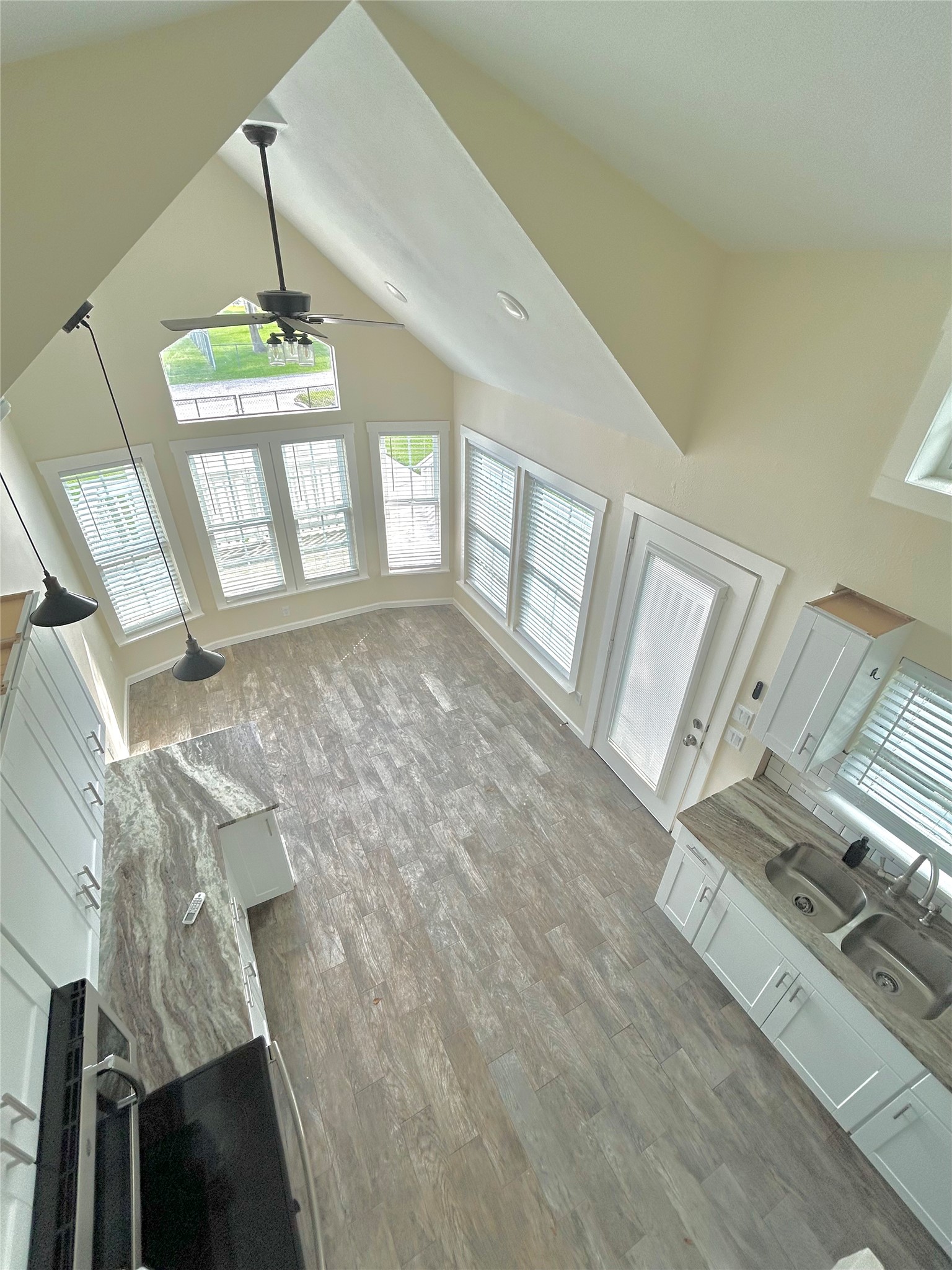 3008 Calhoun Street, Bacliff, TX 77518