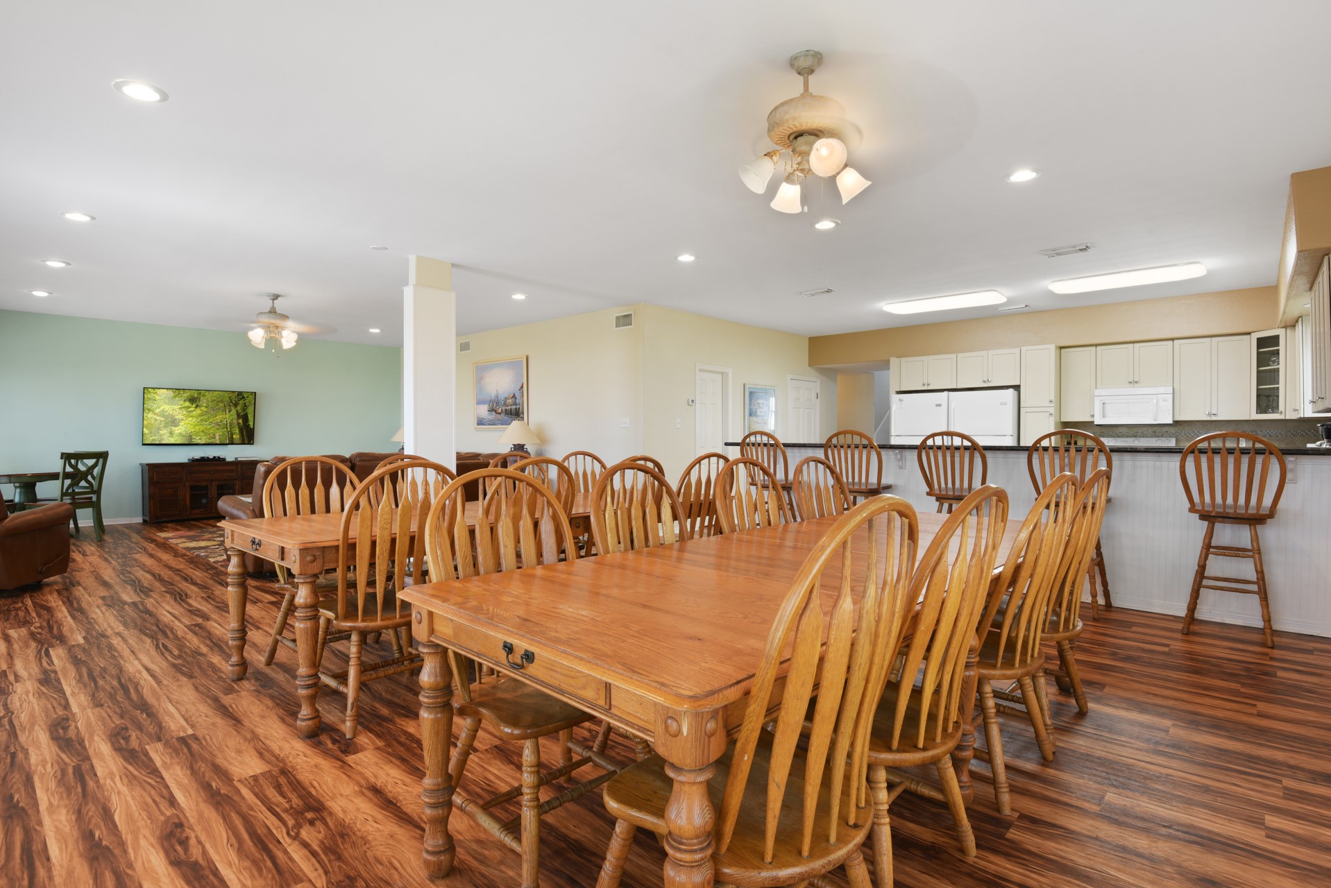 2438 Bluewater Highway, Surfside Beach, TX 77541