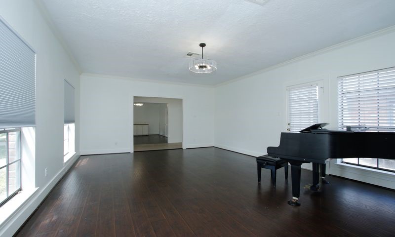 8006 Albin Lane, Houston, TX 77071