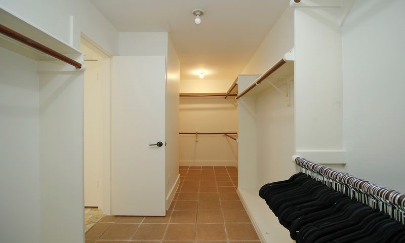 17x5.5 well designed master closet