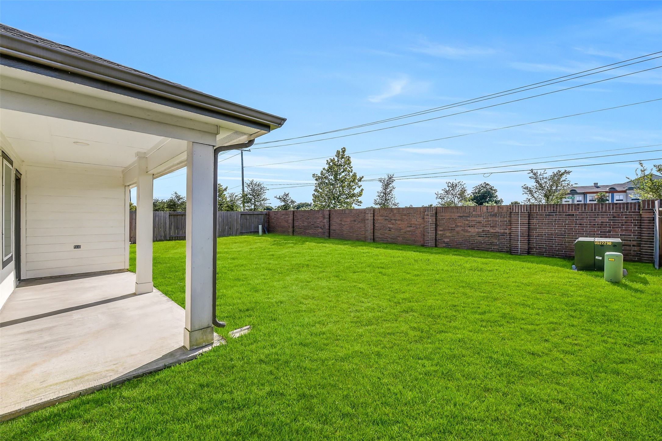 1004 Great Barracuda Lane, Alvin, TX 77511