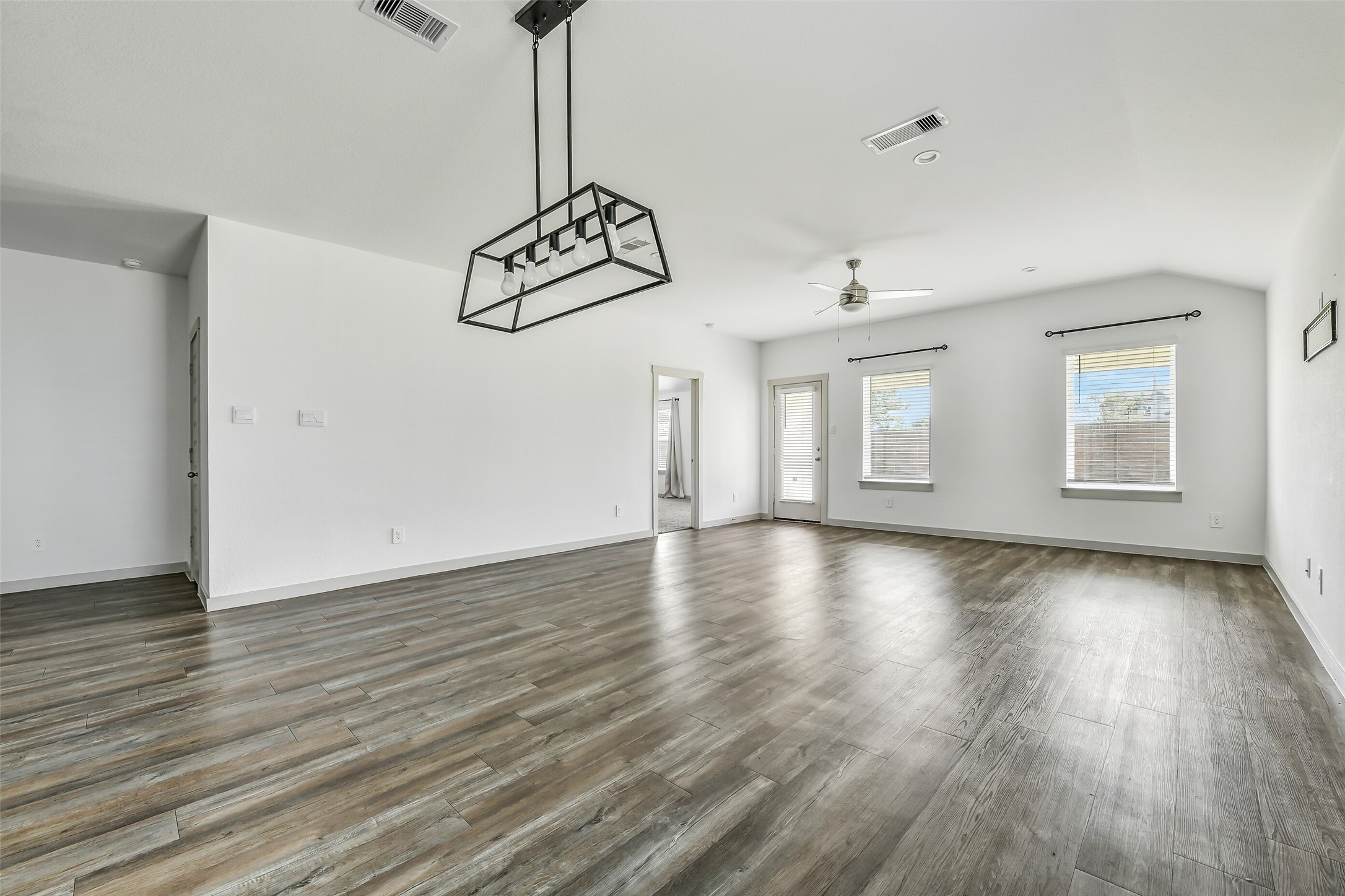 1004 Great Barracuda Lane, Alvin, TX 77511