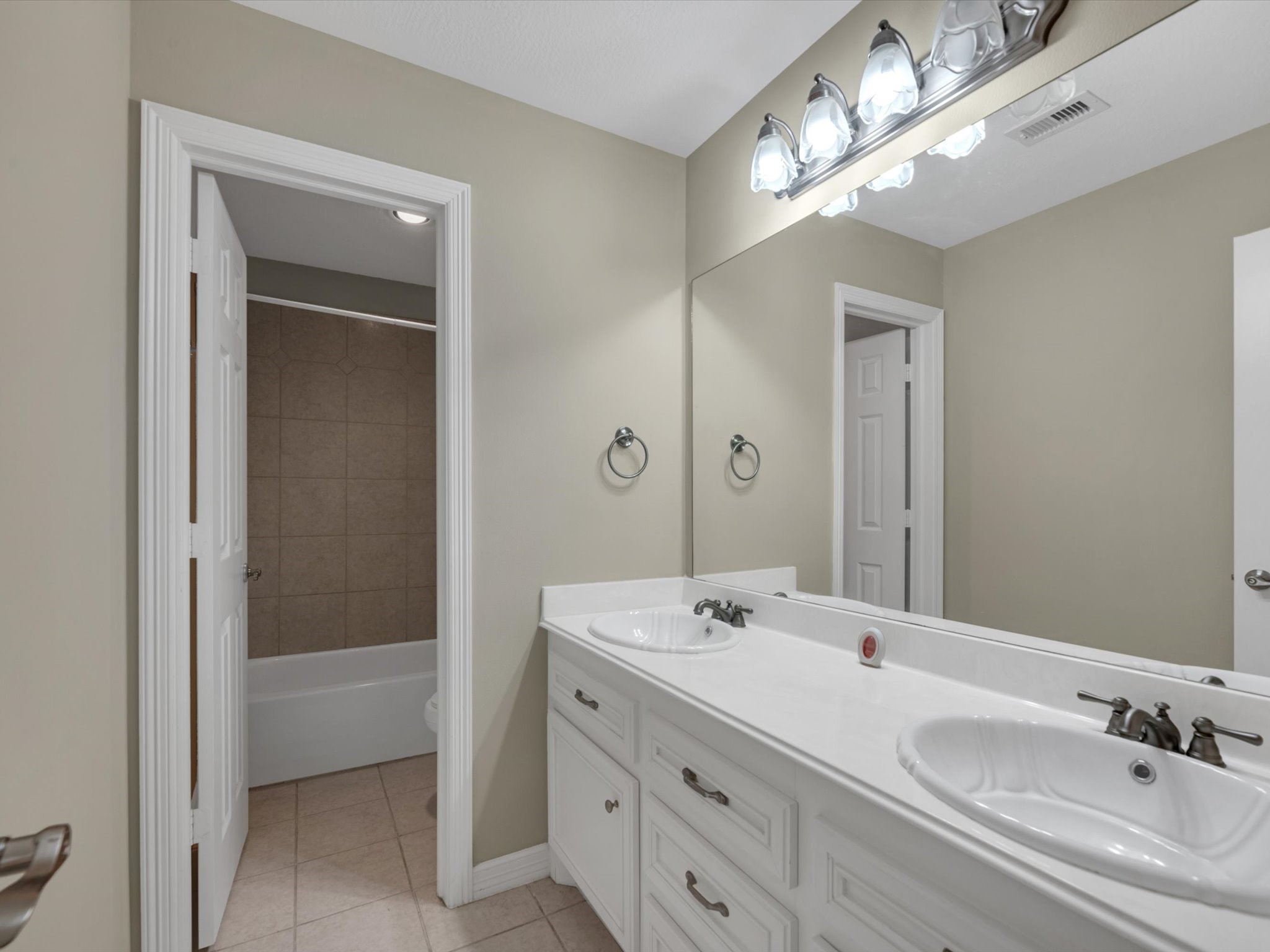 510 Vista Del Lago Drive, Huffman, TX 77336