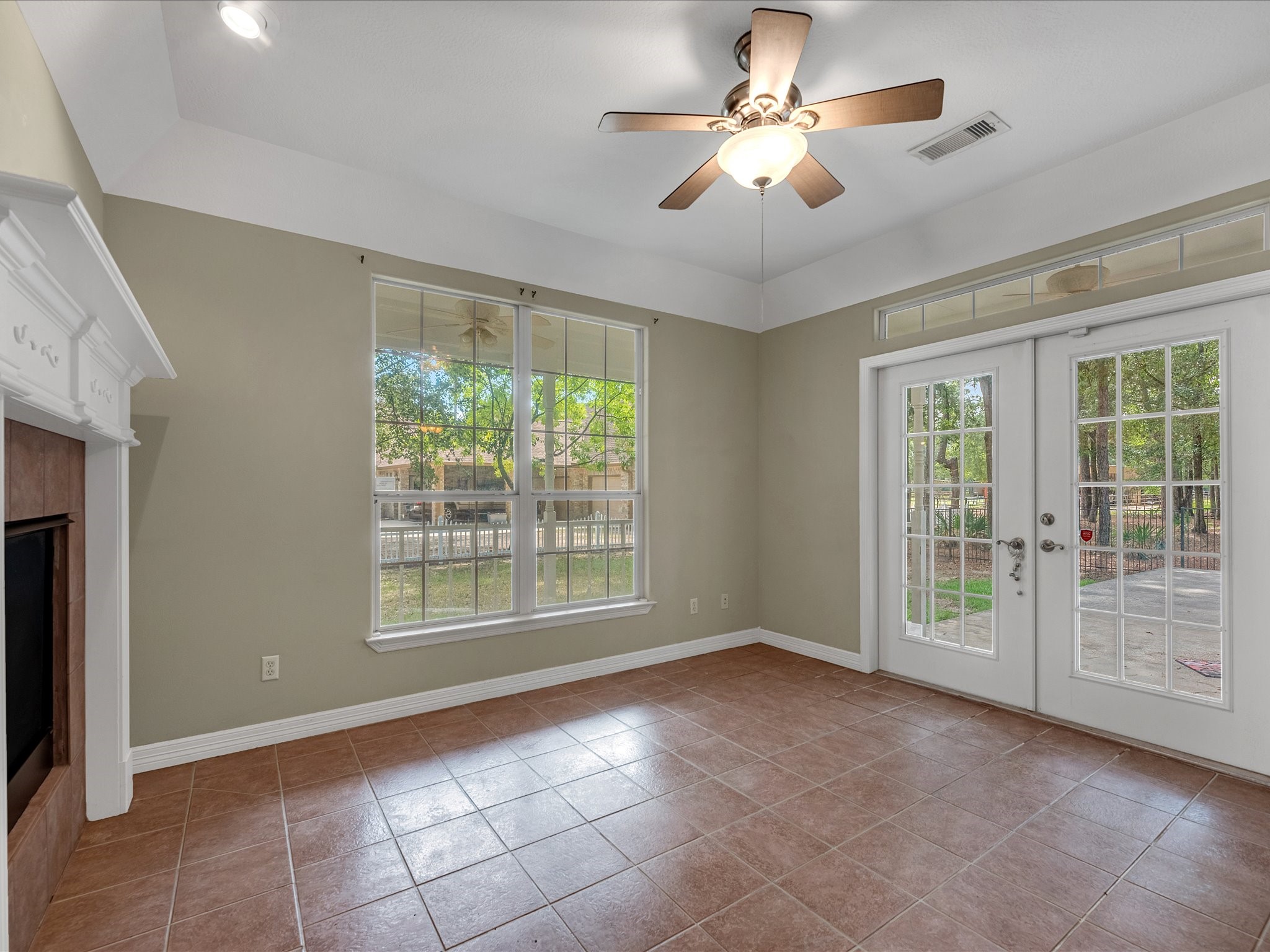 510 Vista Del Lago Drive, Huffman, TX 77336
