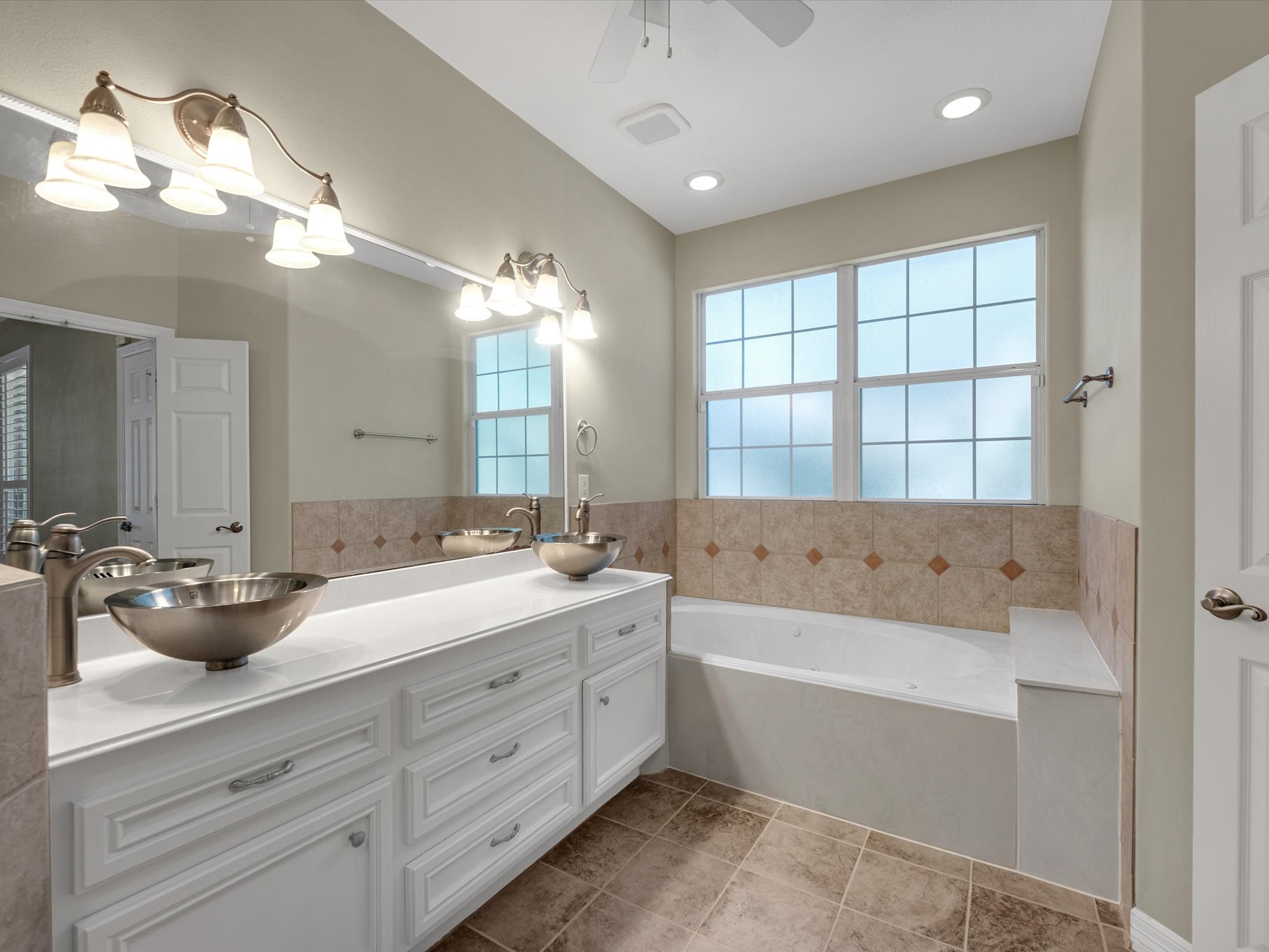 510 Vista Del Lago Drive, Huffman, TX 77336