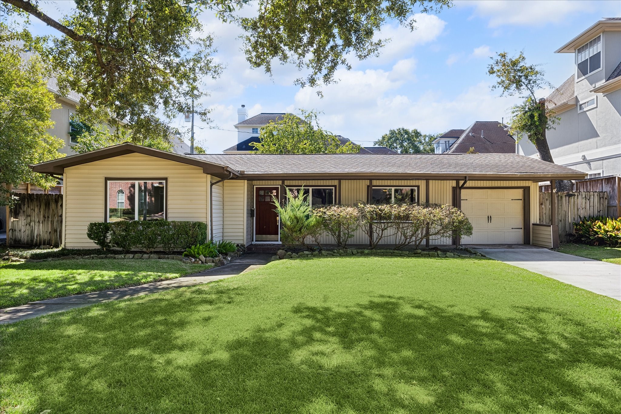 4707 Bellview Street, Bellaire, TX 77401