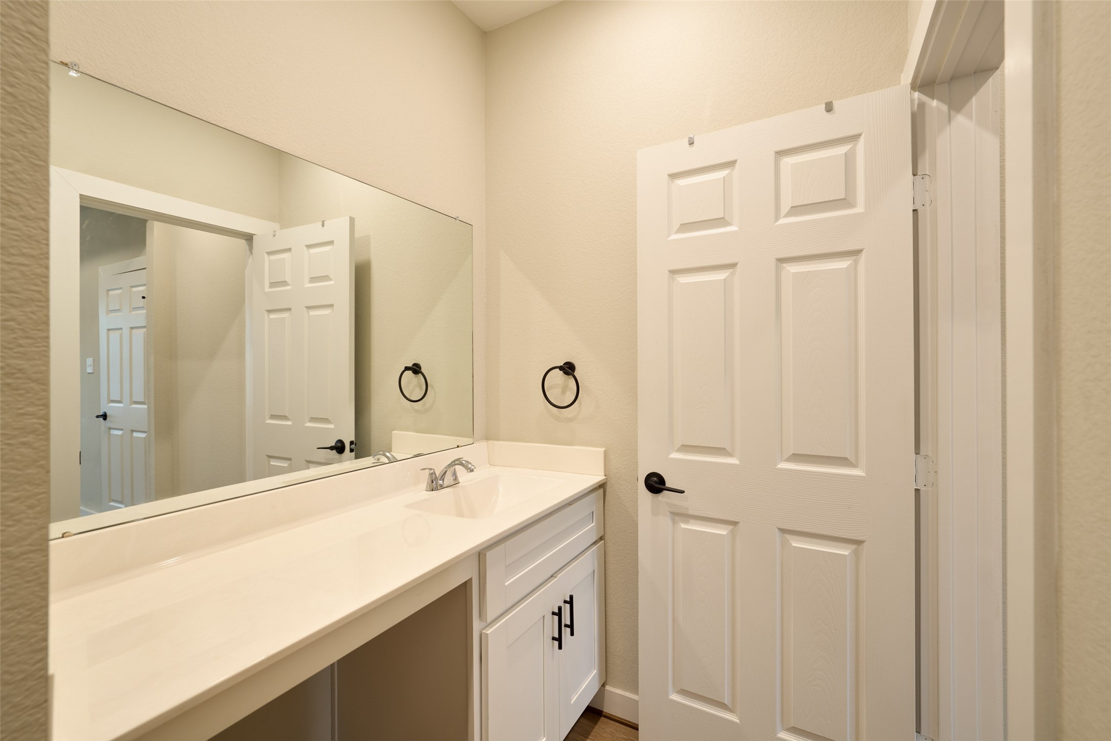 10317 Lake Road, #13C, Houston, TX 77070