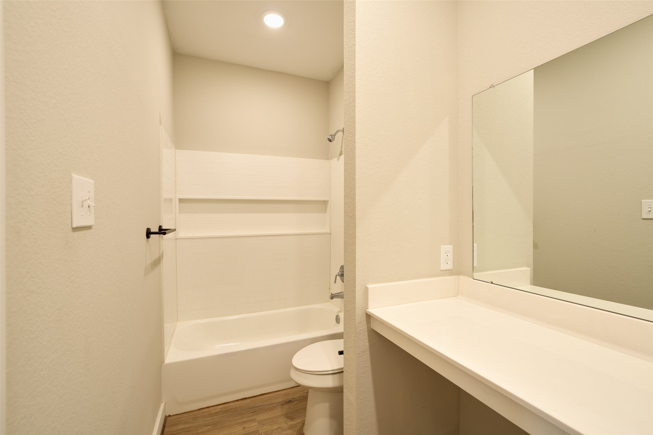 10317 Lake Road, #13C, Houston, TX 77070