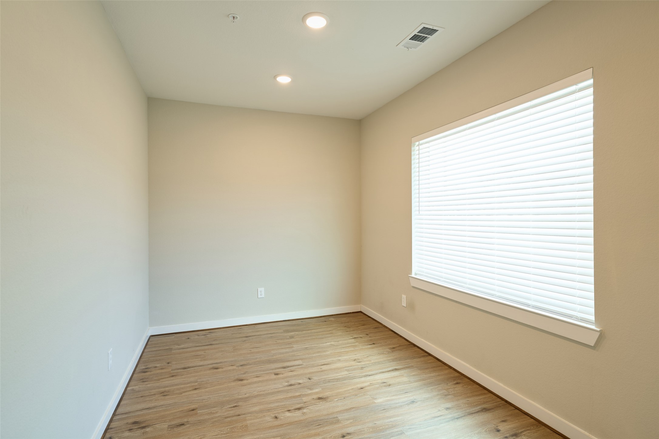 10317 Lake Road, #13C, Houston, TX 77070 10317 Lake Road, #13C, Houston, TX 77070