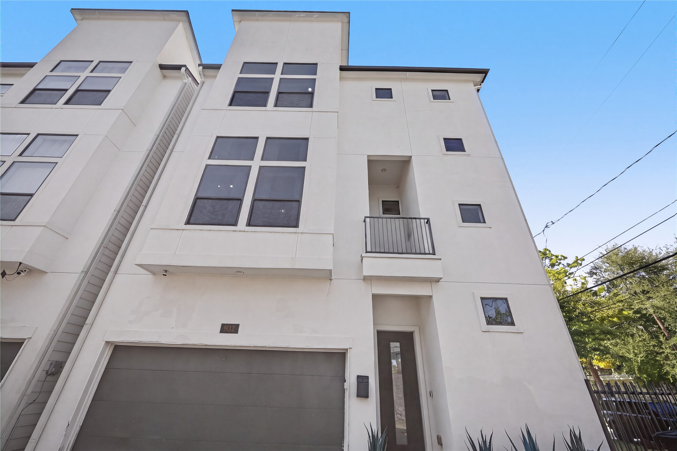 Welcome home to 932 W 22nd Street. Call us for a private showing today. Move-in ready.
