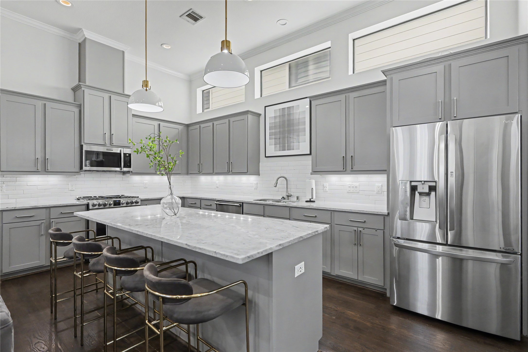 Gorgeous kitchen for entertaining.