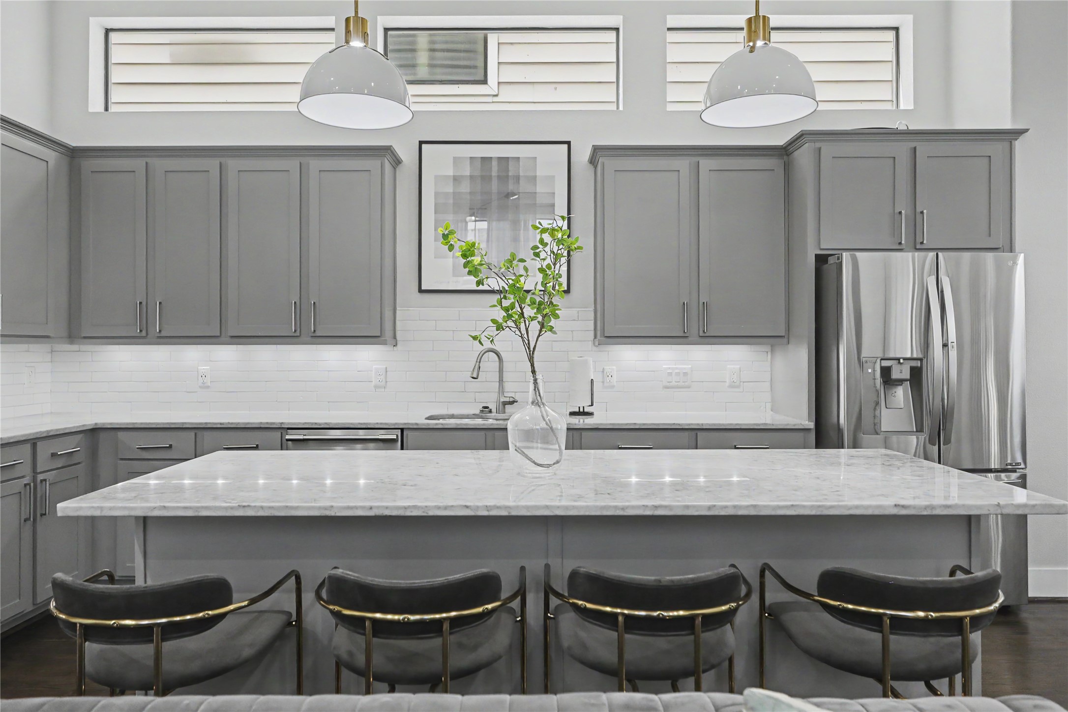 Immaculate kitchen ready for your culinary adventures!