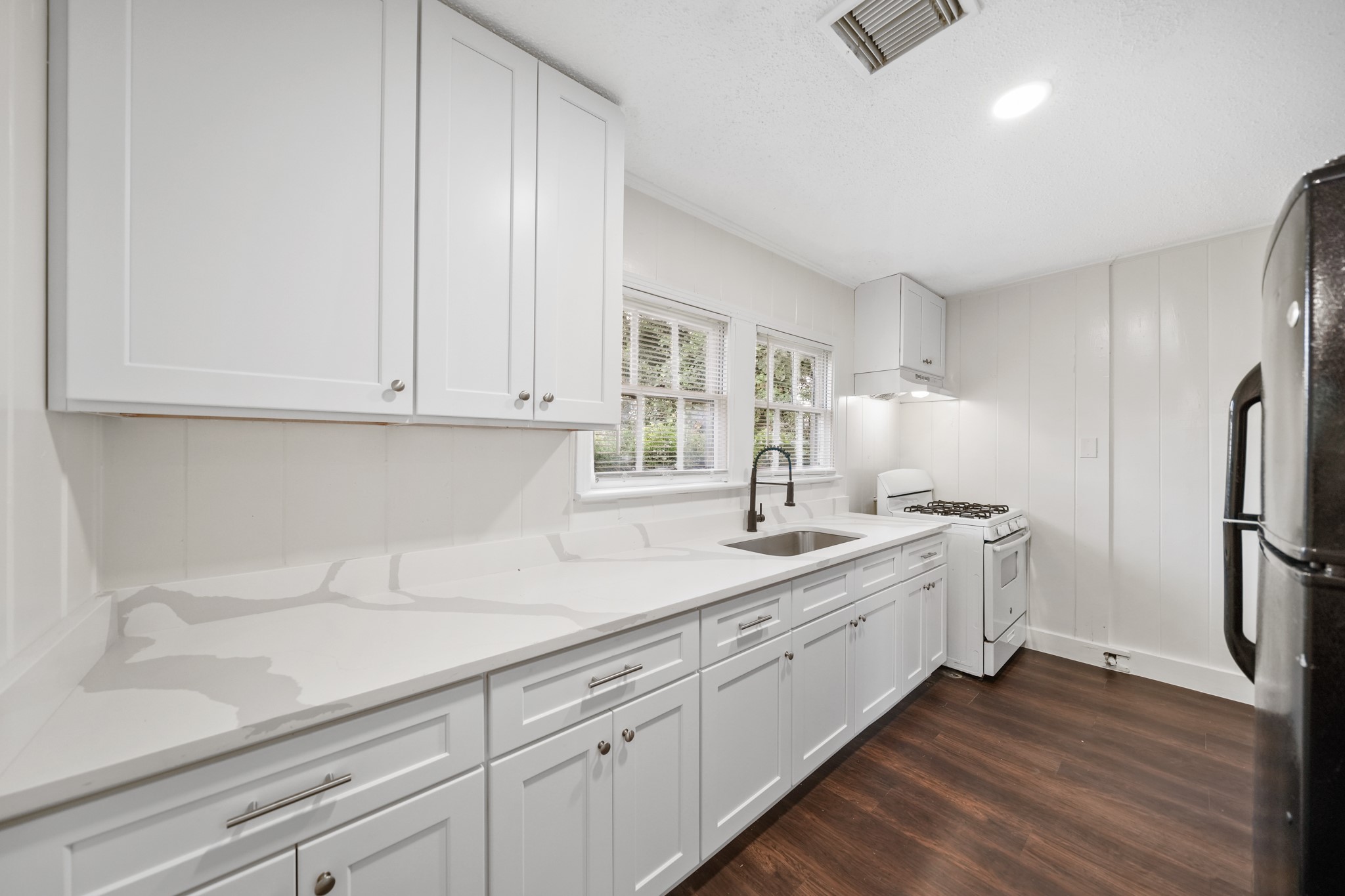 2018 Rosalee Street, La Marque, TX 77568