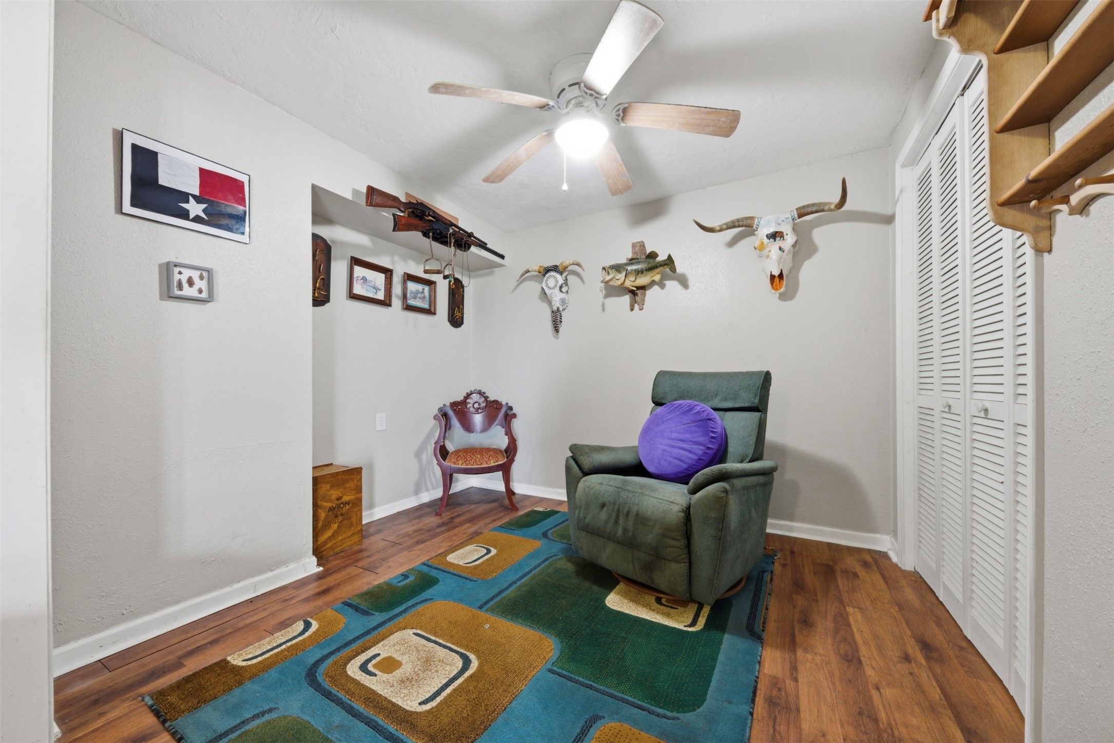 Sitting area just off of the primary bed/living space!