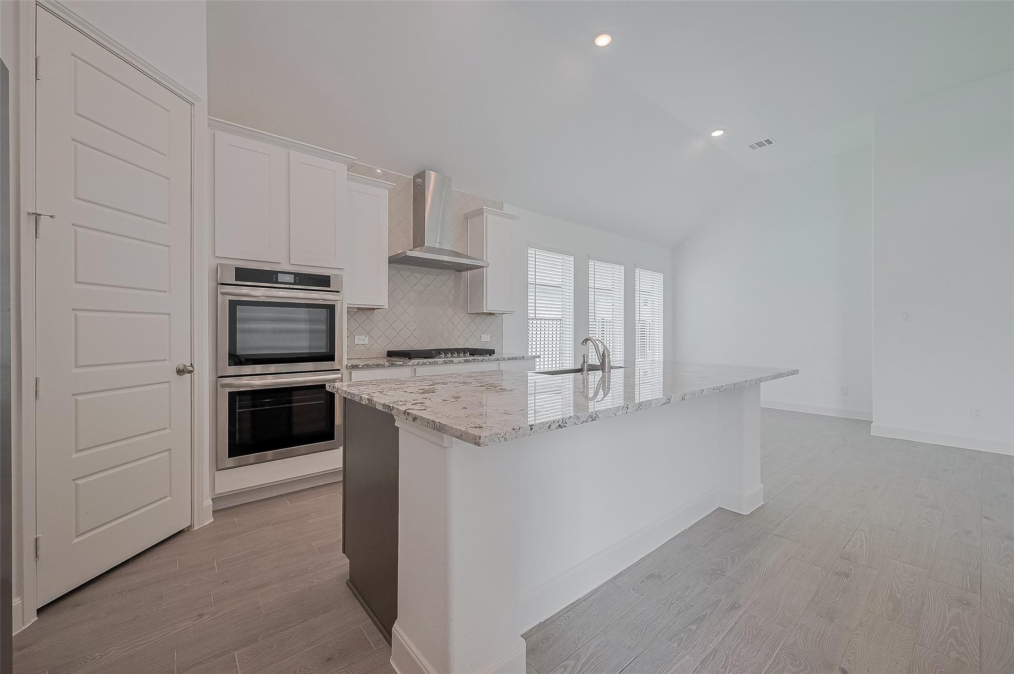 2702 Ballast Green Drive, Texas City, TX 77568