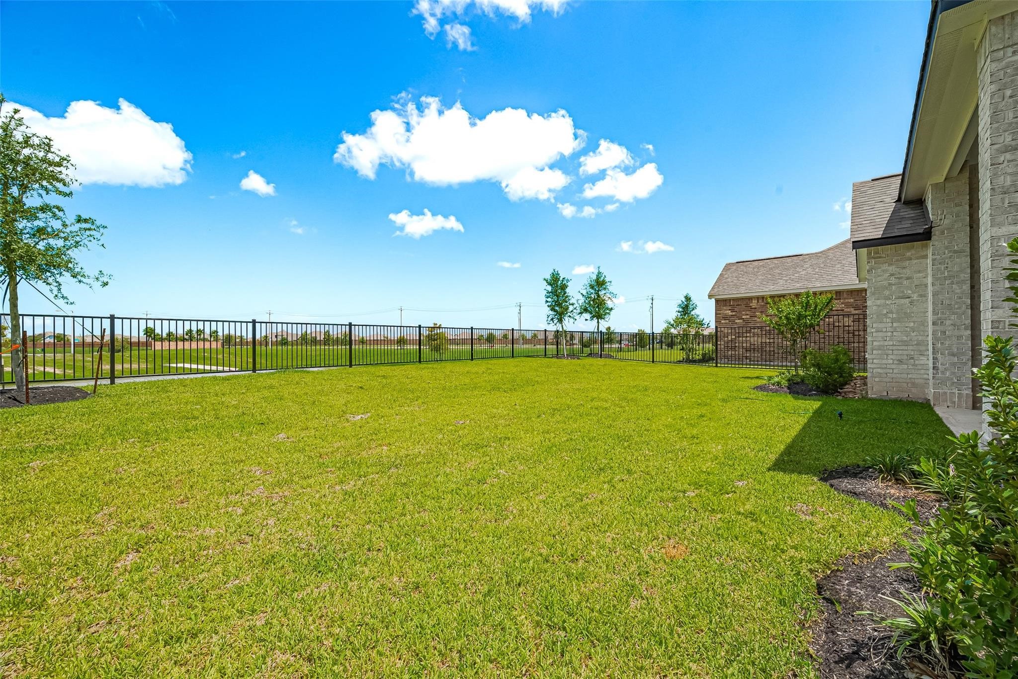 2702 Ballast Green Drive, Texas City, TX 77568