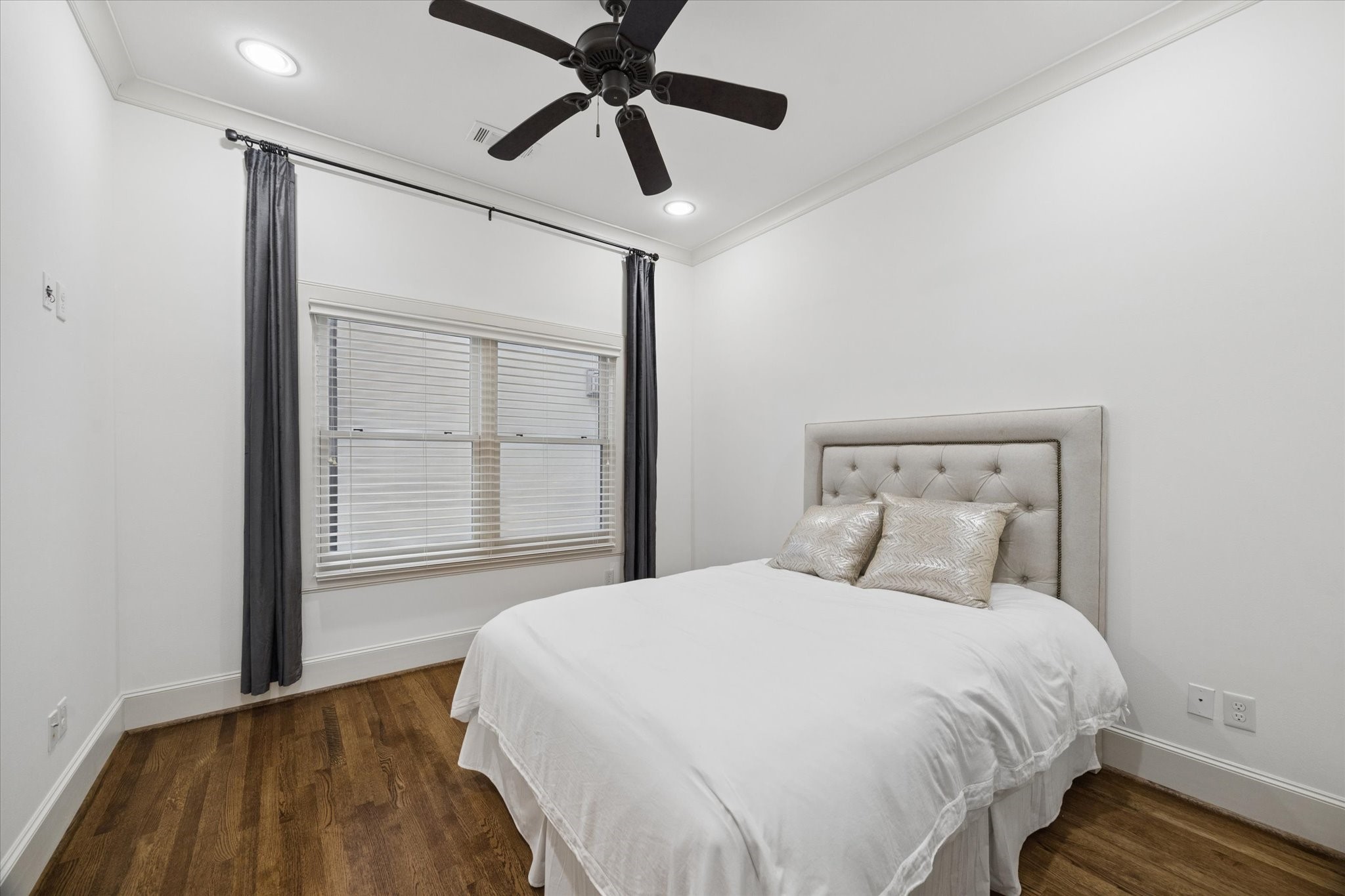 6006 Floyd Street, Houston, TX 77007