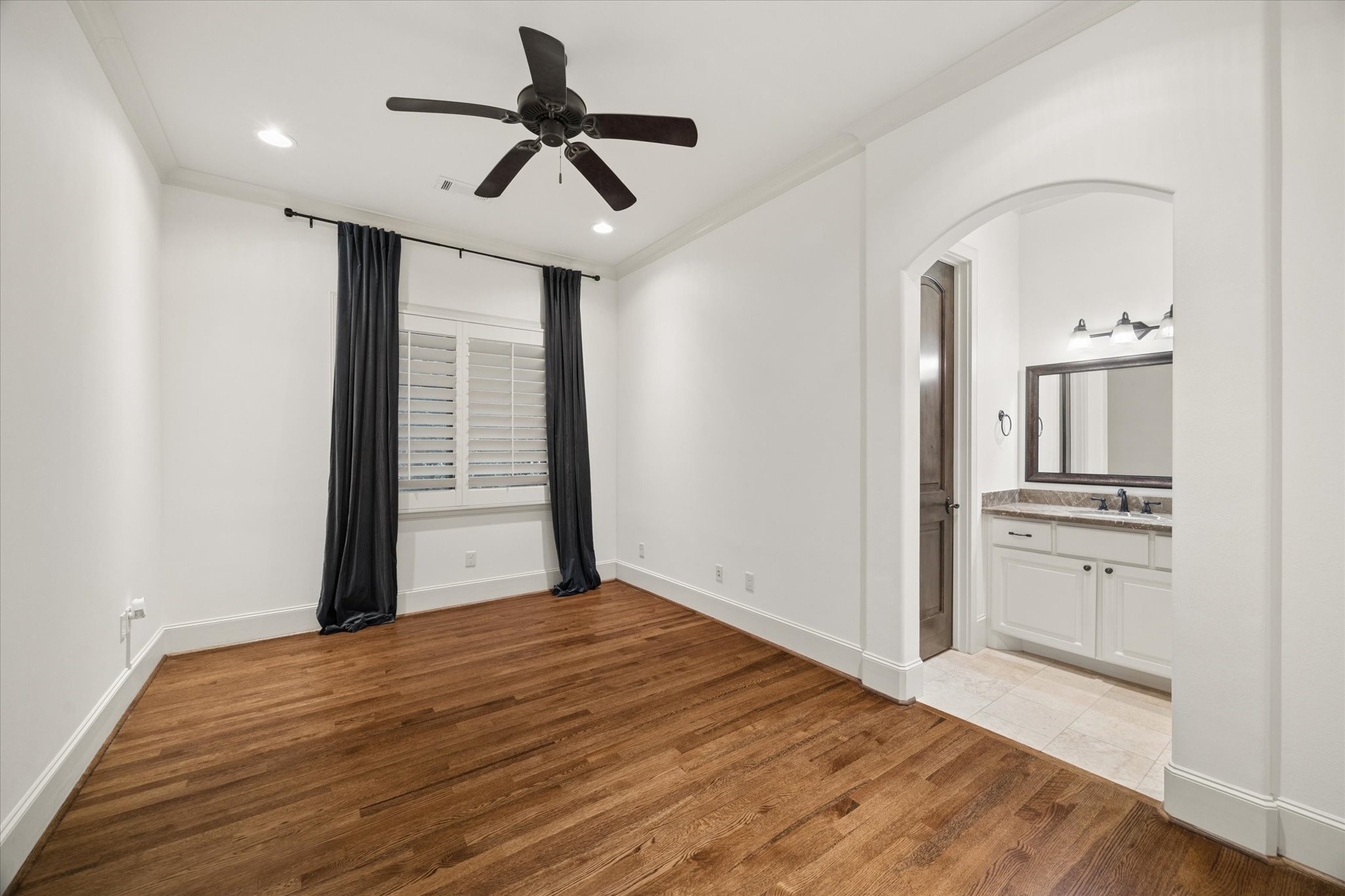 6006 Floyd Street, Houston, TX 77007