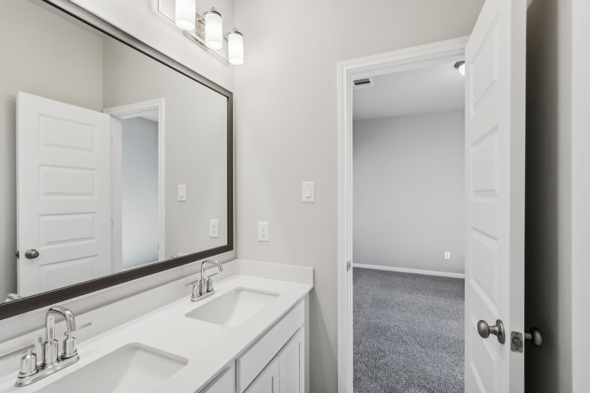 Photo is not of actual home, but is an inspirational photo of builder's model home and may depict options, furnishings, and/or decorator features that are not included.