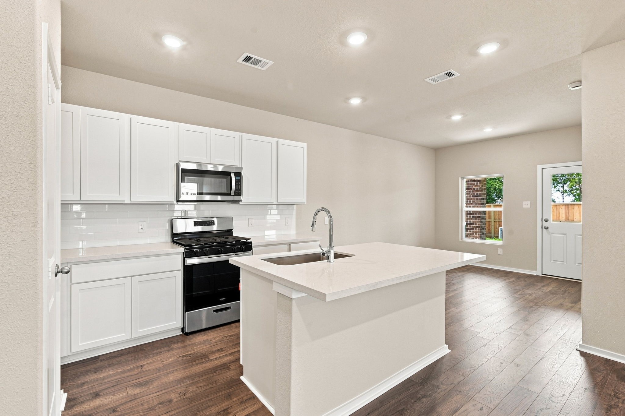 2796 English Laurel Drive, Alvin, TX 77511