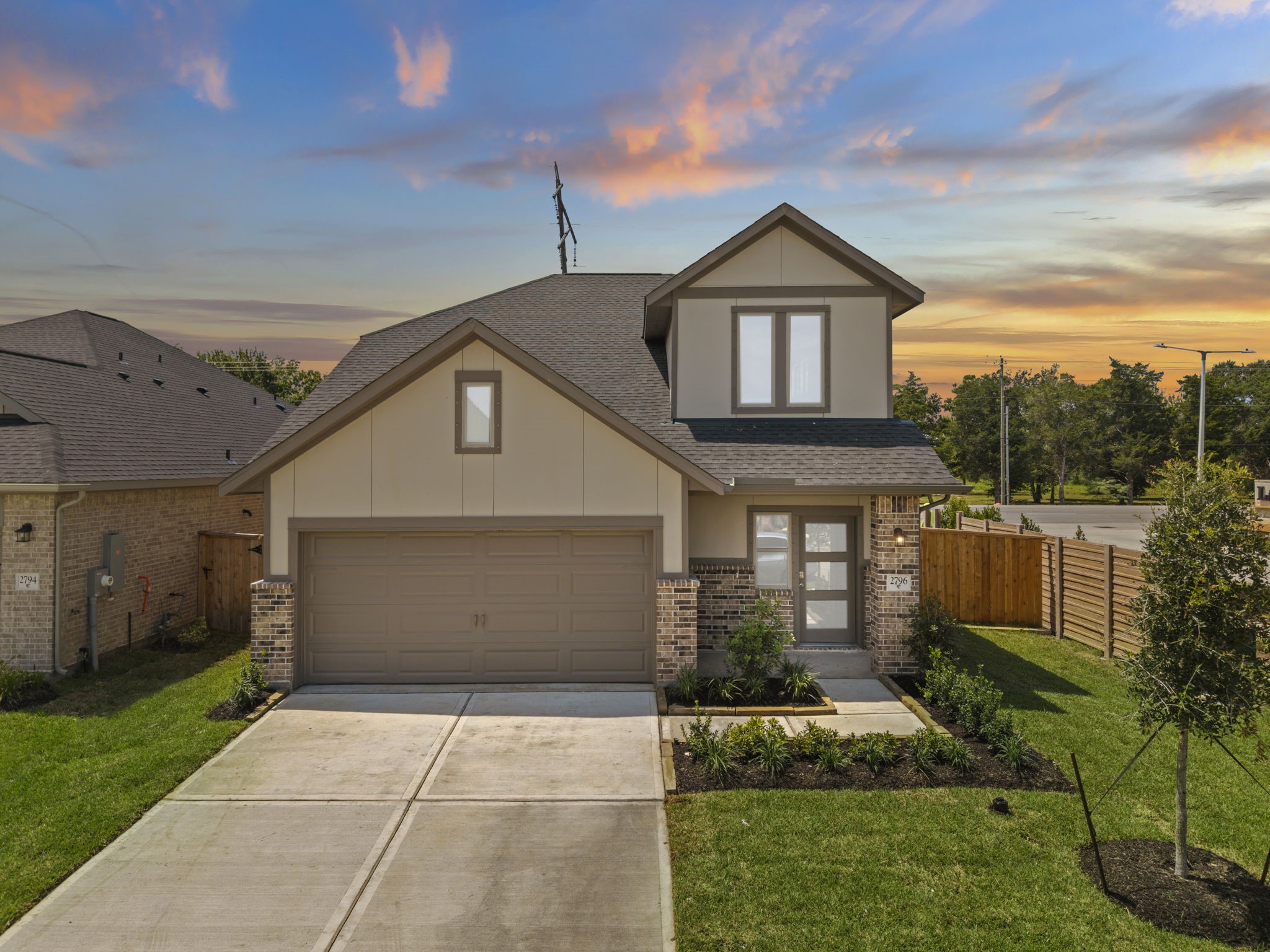 2796 English Laurel Drive, Alvin, TX 77511